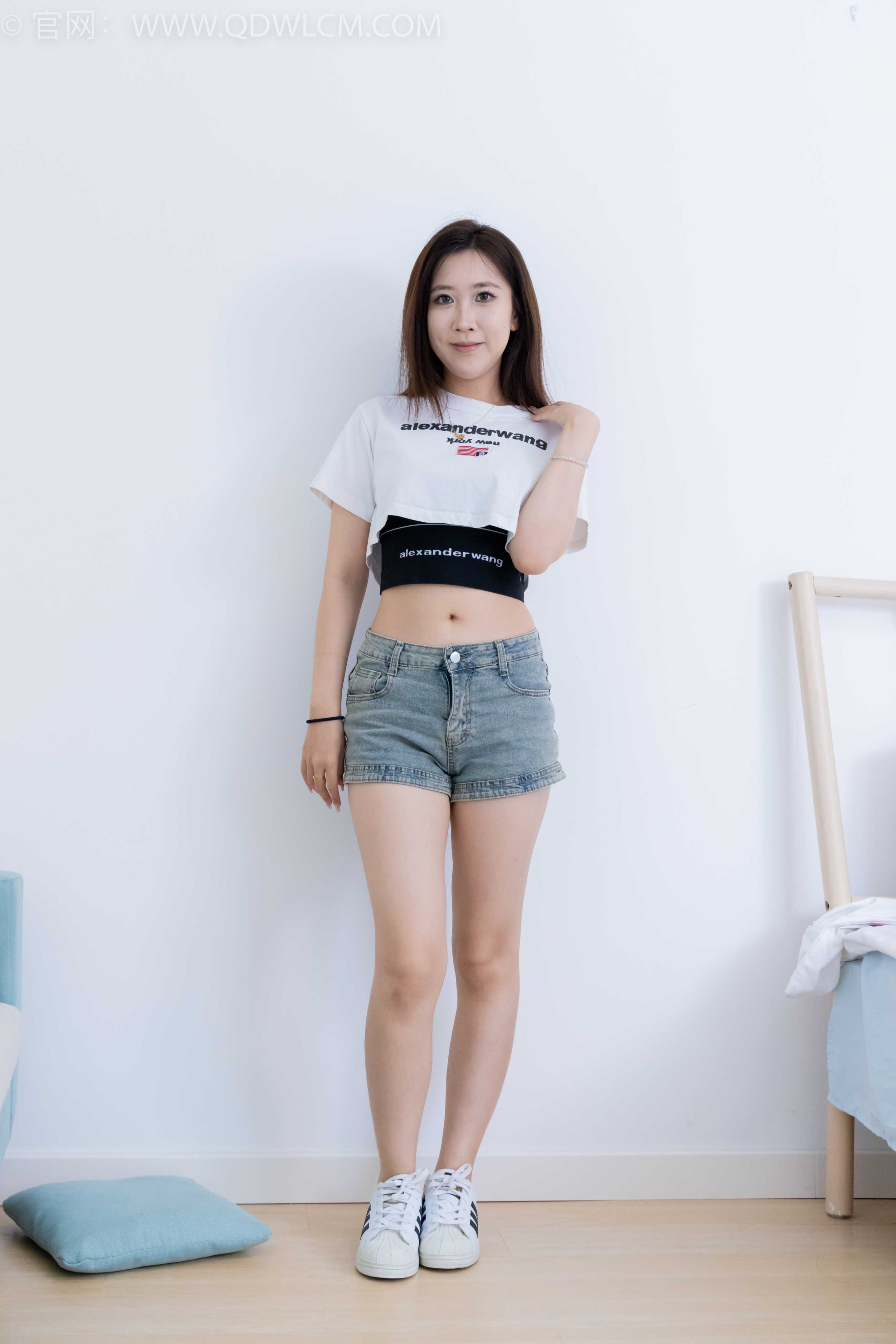 物恋传媒 NO.2131 露露-晨曦露水 [150P-1V-4.44G]