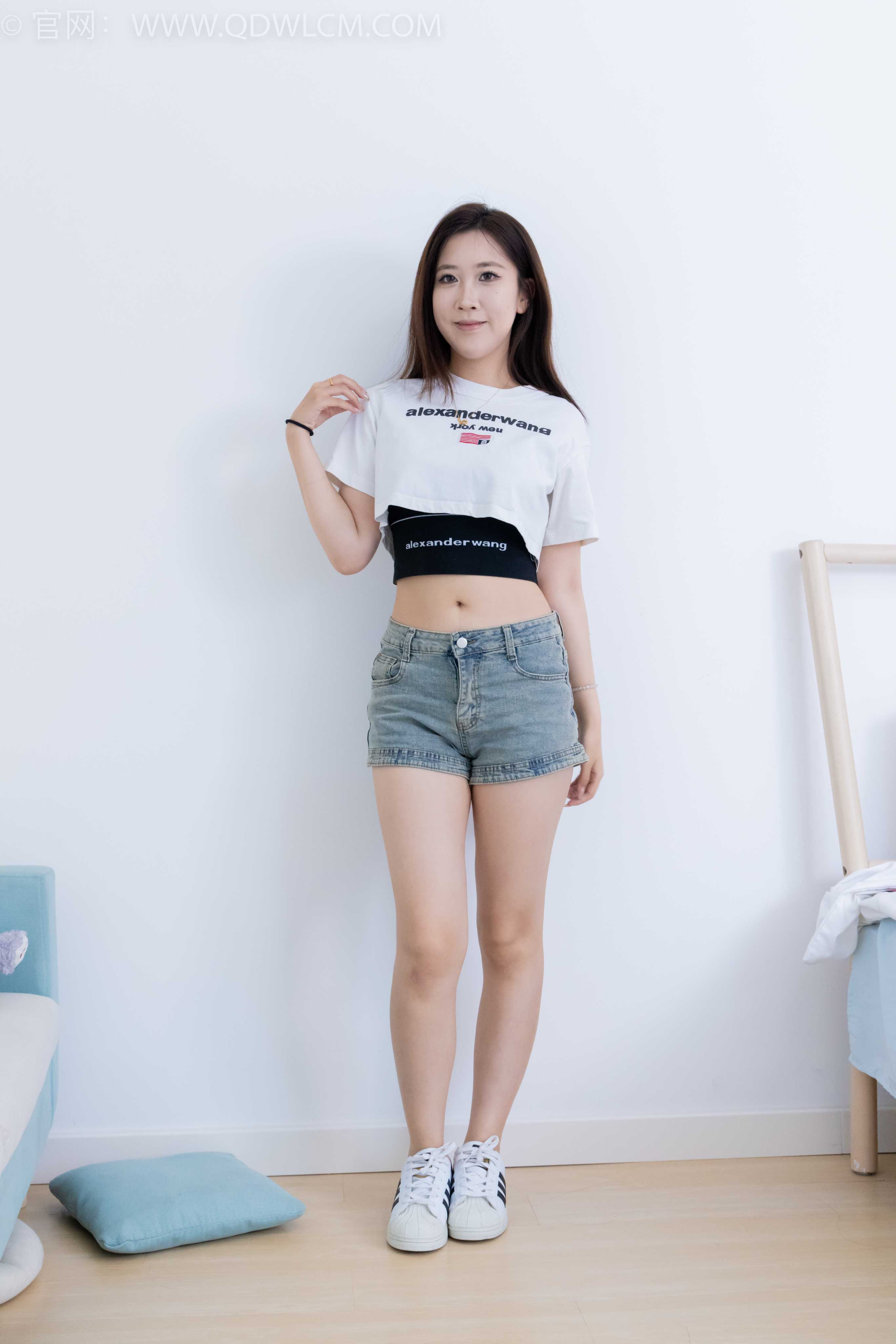 物恋传媒 NO.2131 露露-晨曦露水 [150P-1V-4.44G]