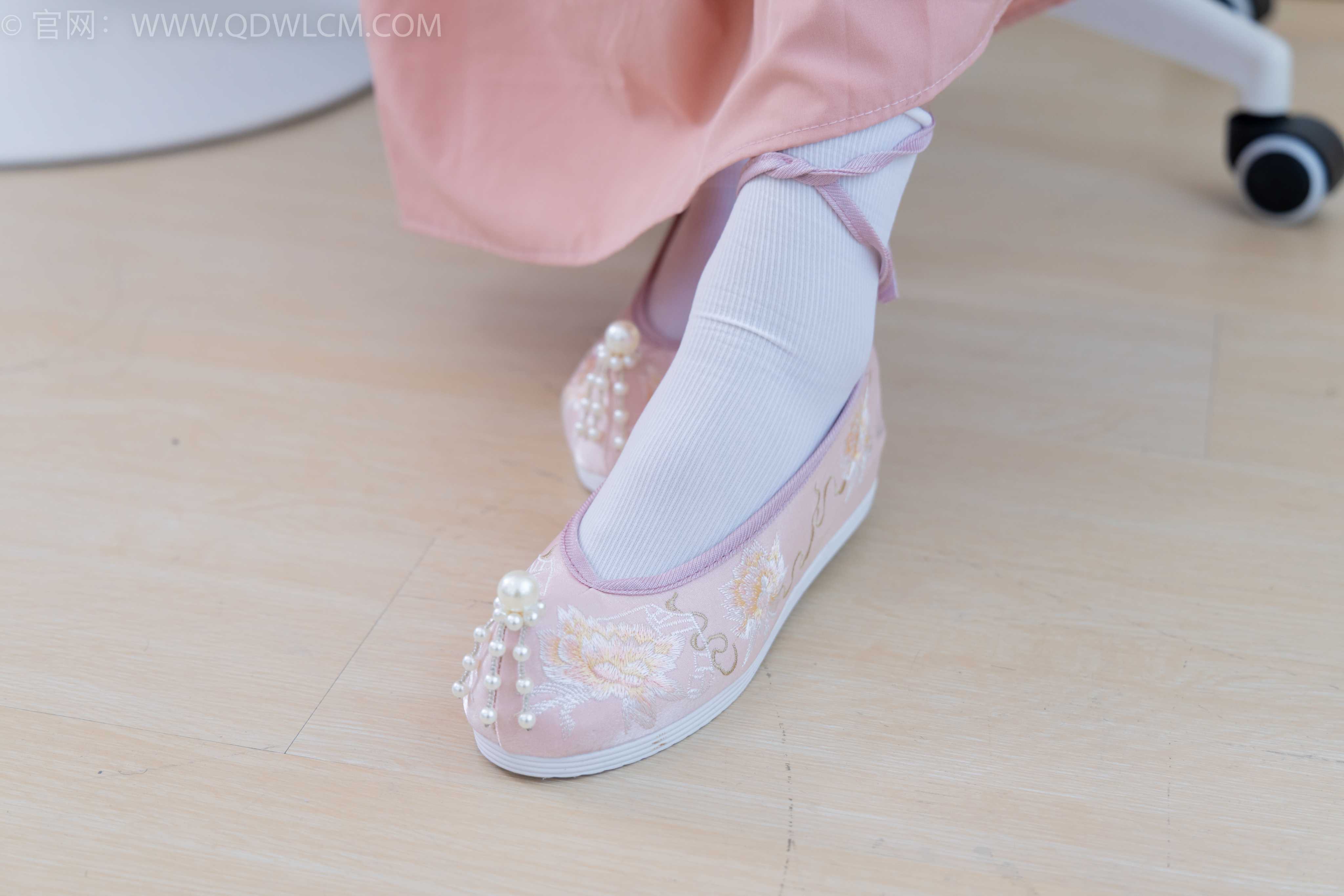 物恋传媒 NO.2132 美兔-心动一刹 [220P-1V-5.4G]