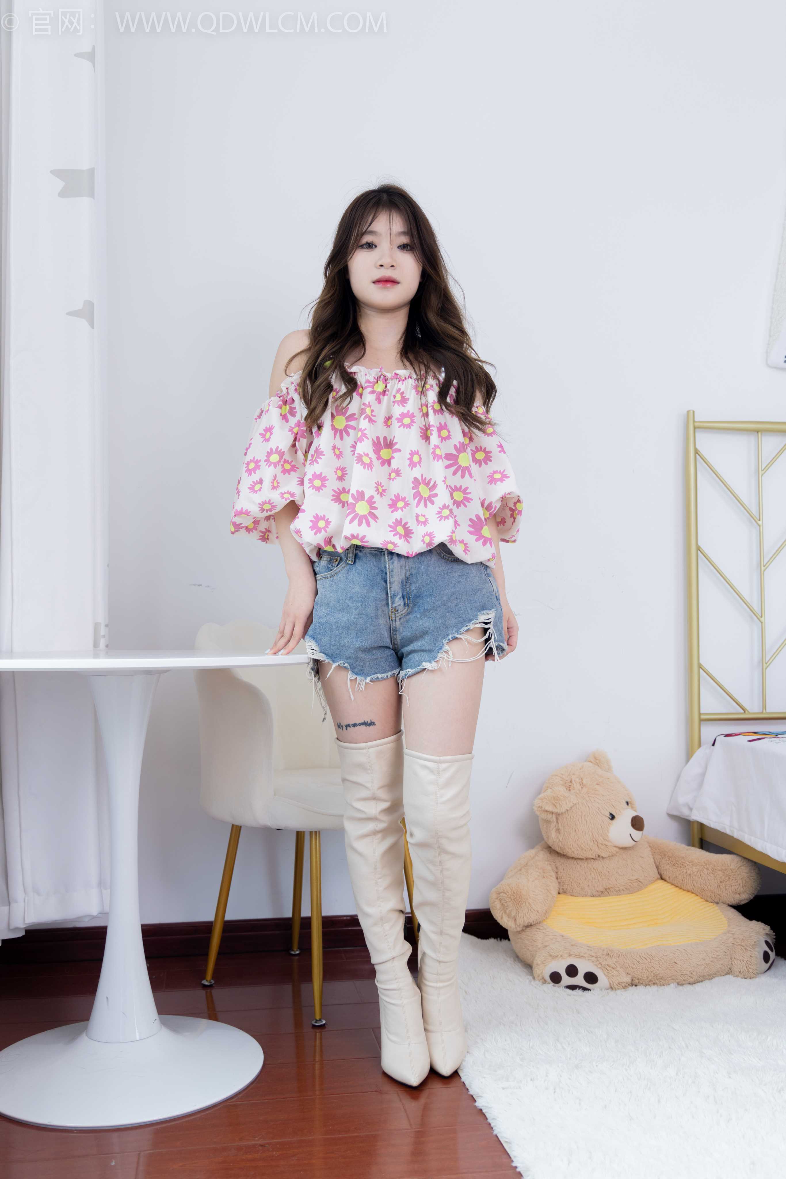 物恋传媒 NO.2136 闪闪-拥抱冬天（盲盒3） [170P-1V-4.24G]