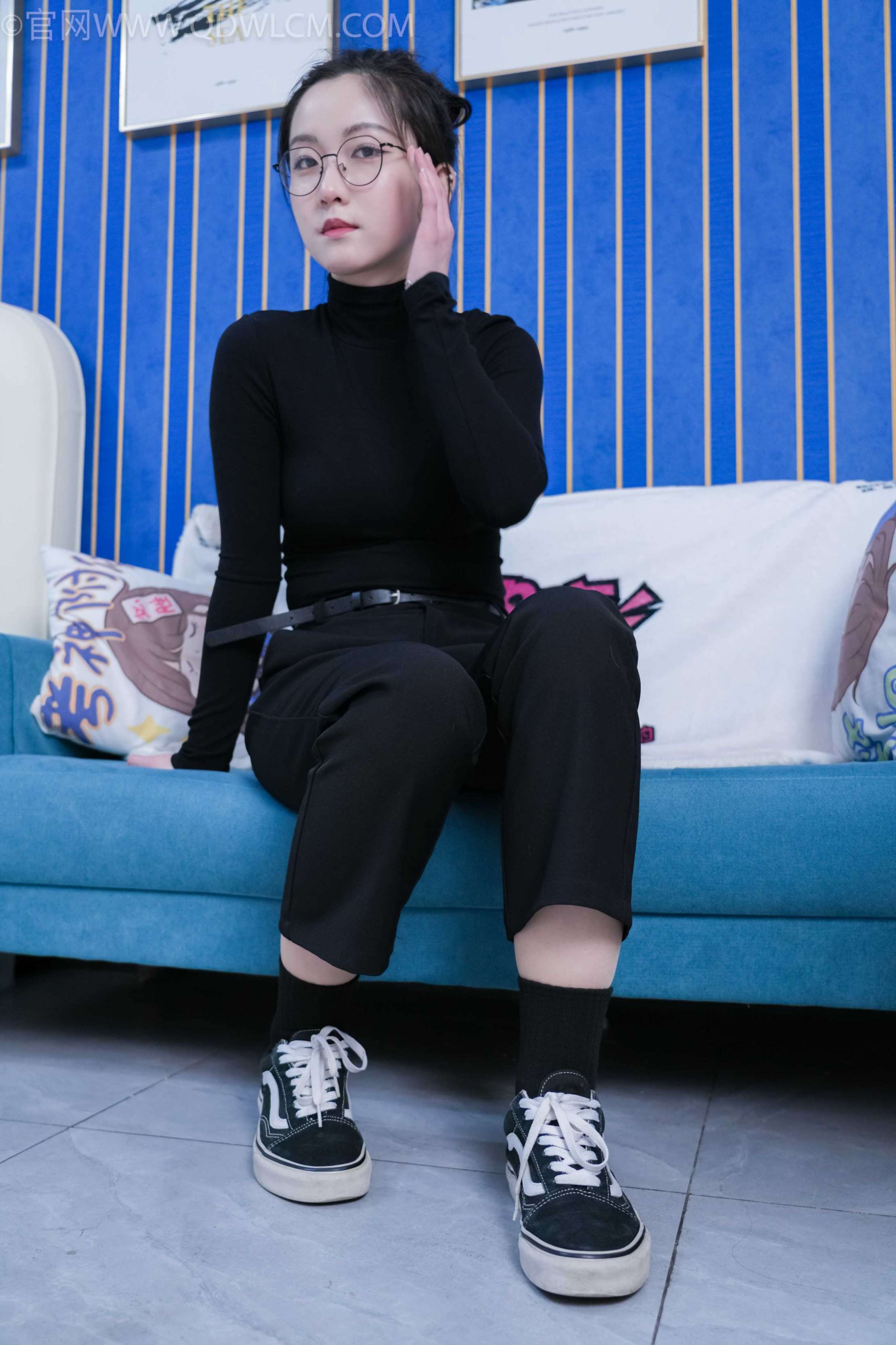 物恋传媒 NO.2164 川川-记忆里的她 [151P-1V-5.68G]