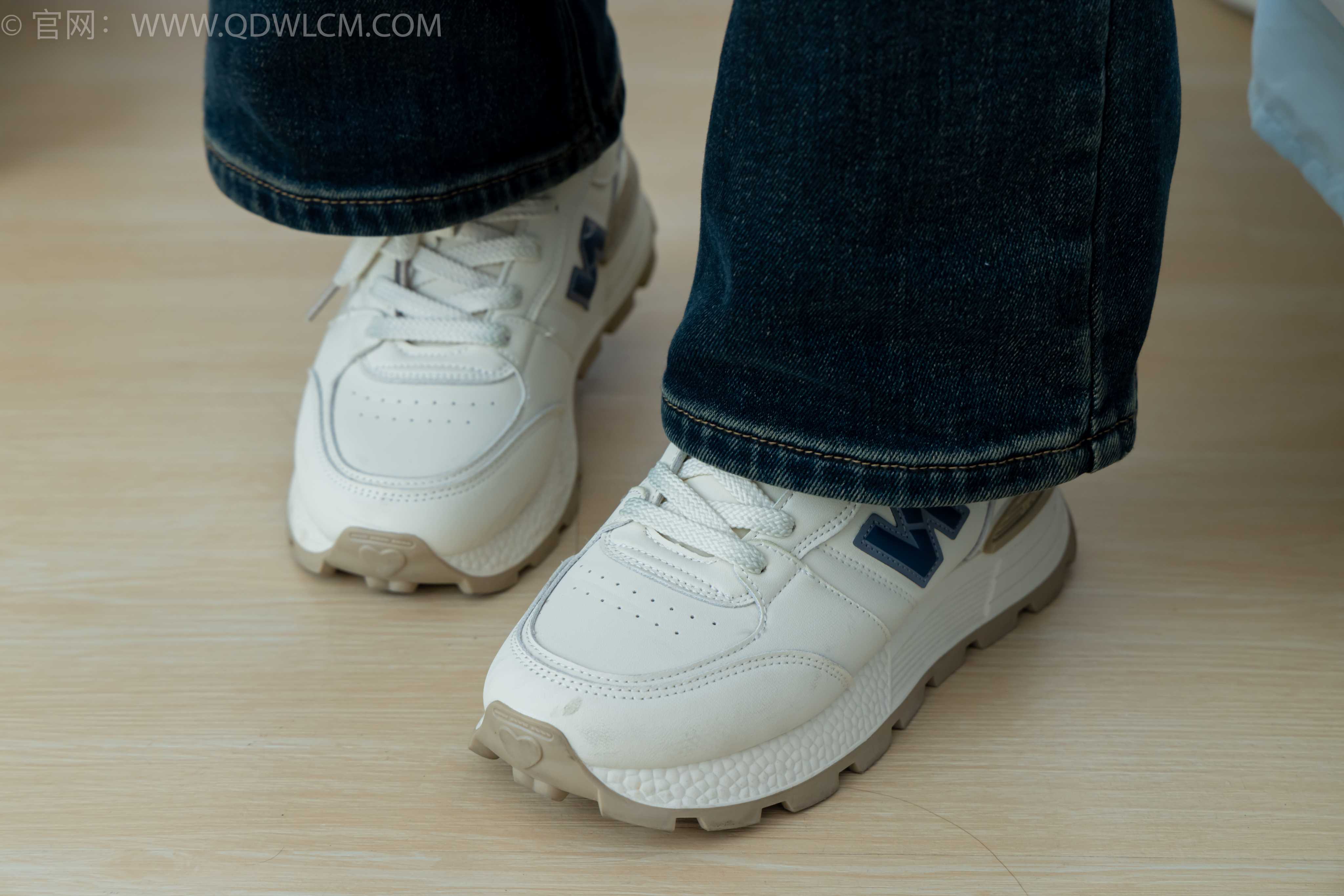 物恋传媒 NO.2174 小芙-飘落的枫叶  [149P1V-3.49GB]