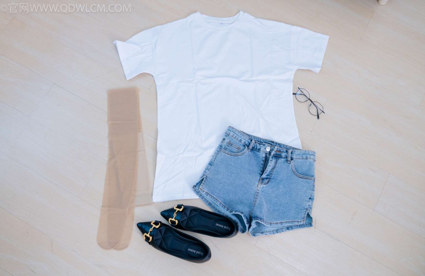 物恋传媒 NO.2184 茯苓-我们的影子 [154P1V-5.02GB]