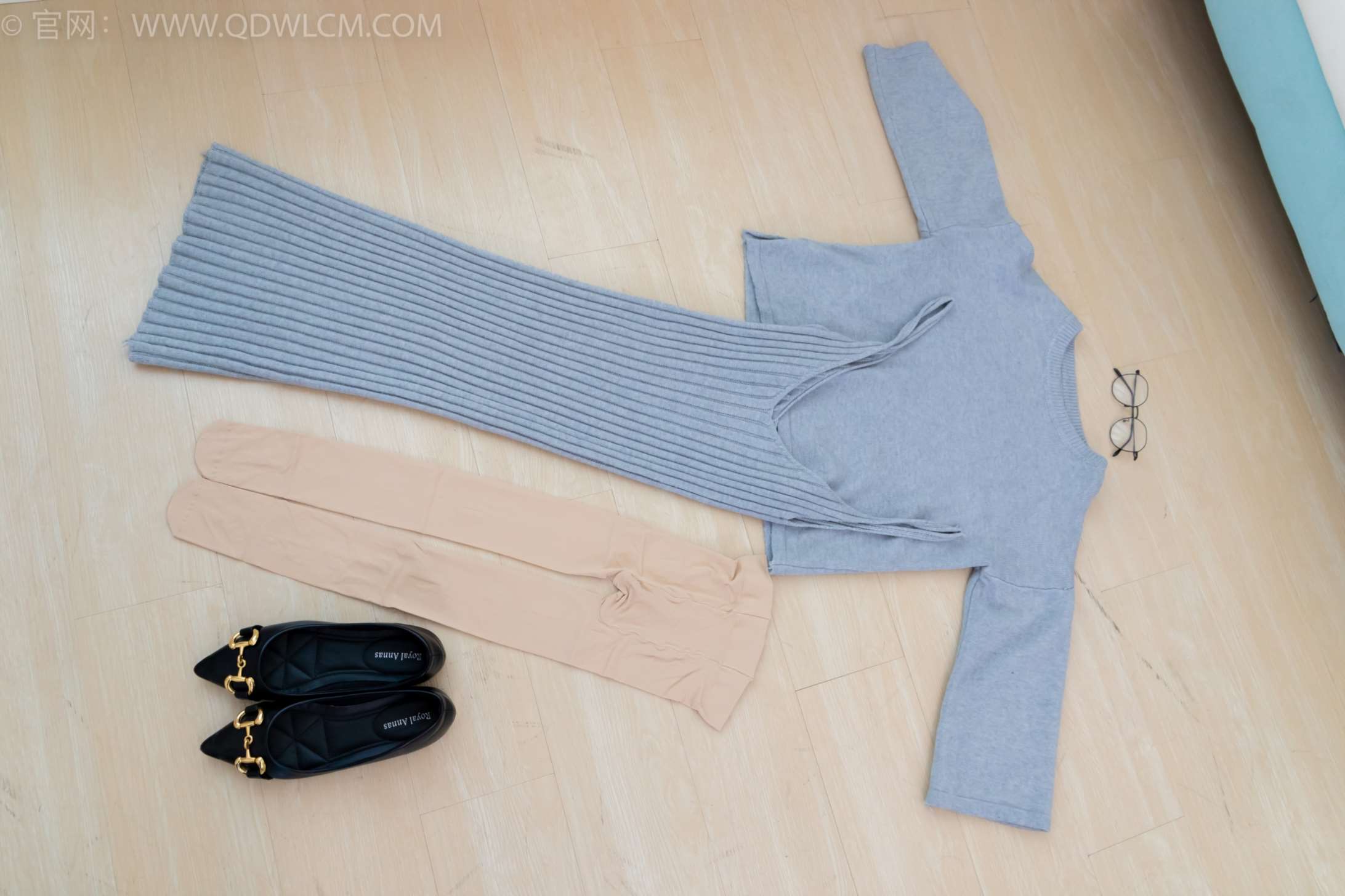 物恋传媒 NO.2193 泡泡-初冬的风[180P-1V-3.09G] 插图2