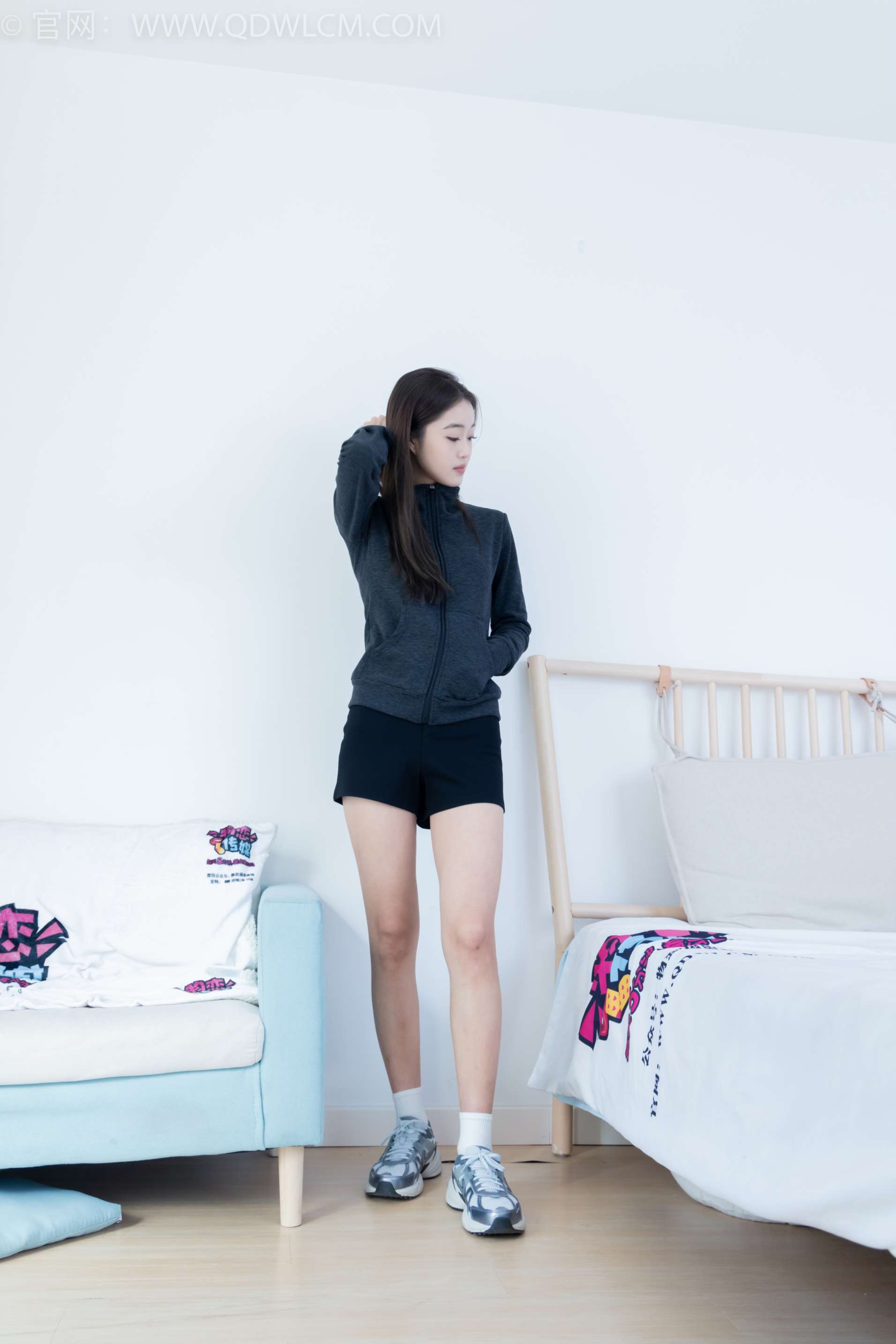 物恋传媒 NO.2194 泛泛-下个路口[150P-1V-3.4G]