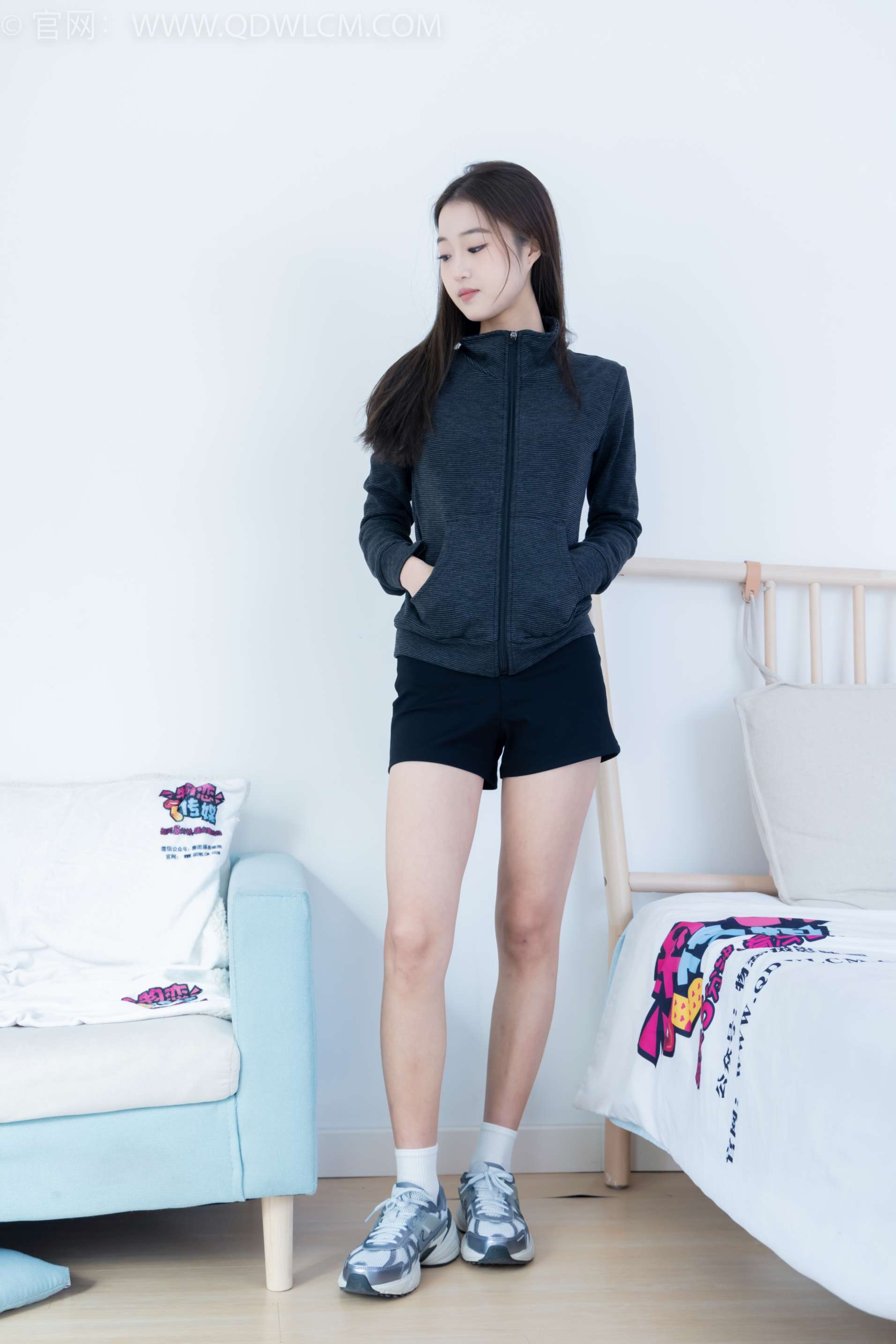 物恋传媒 NO.2194 泛泛-下个路口[150P-1V-3.4G]