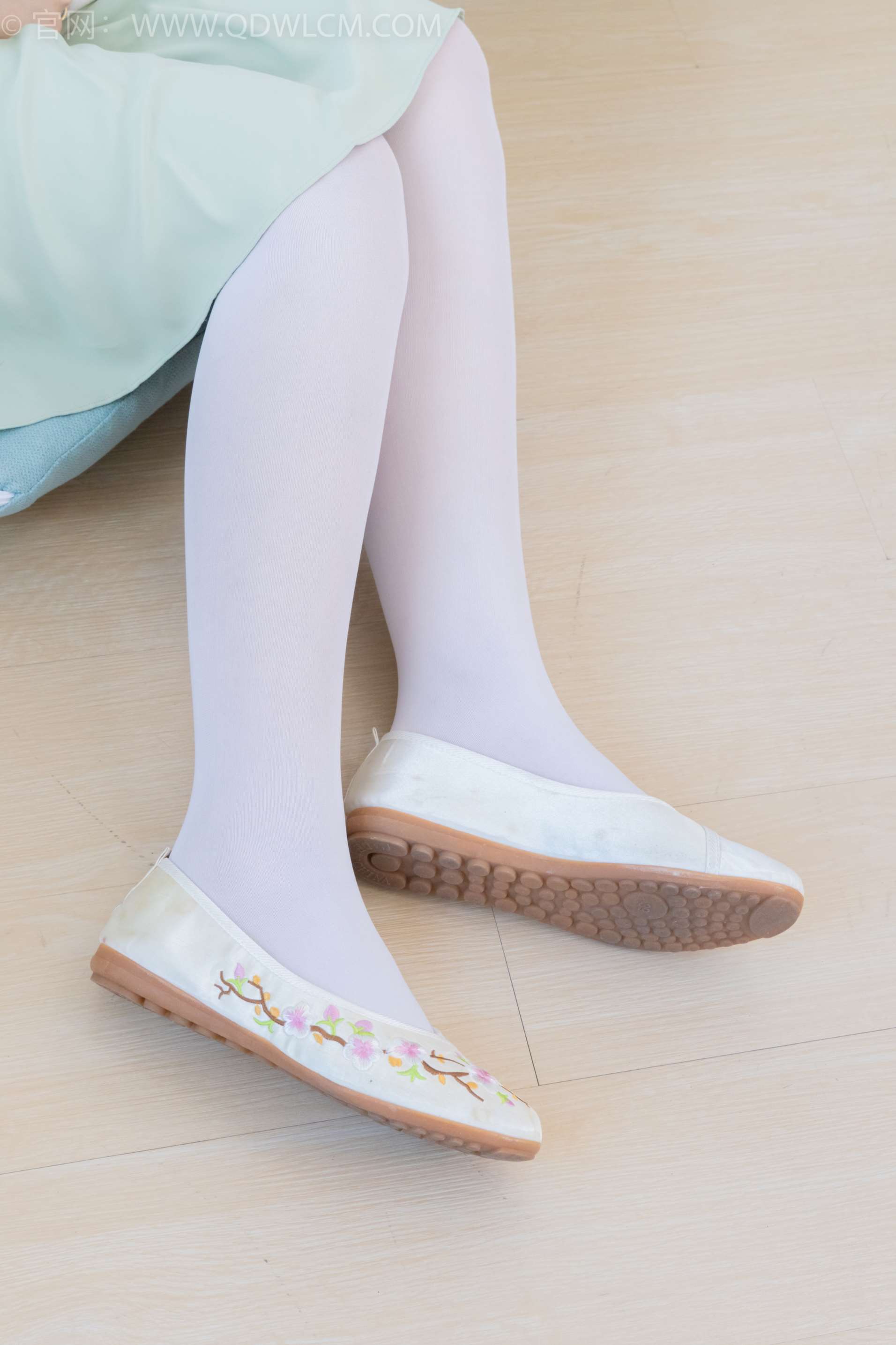 物恋传媒 NO.2199 纱纱-阳光散落（盲盒2）[150P-1V-5.77G]