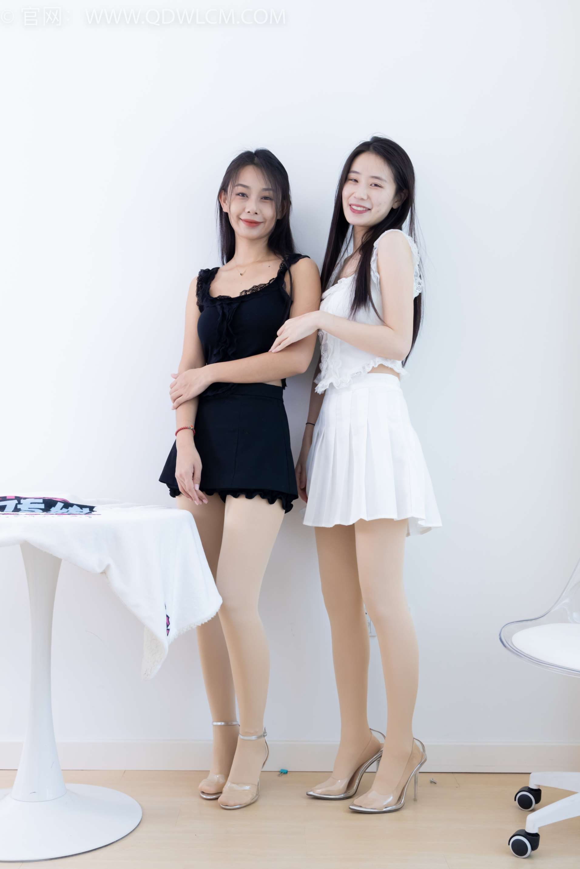 物恋传媒 NO.2210 菜菜&岚岚-要你的温柔[200P-1V-6.94G]