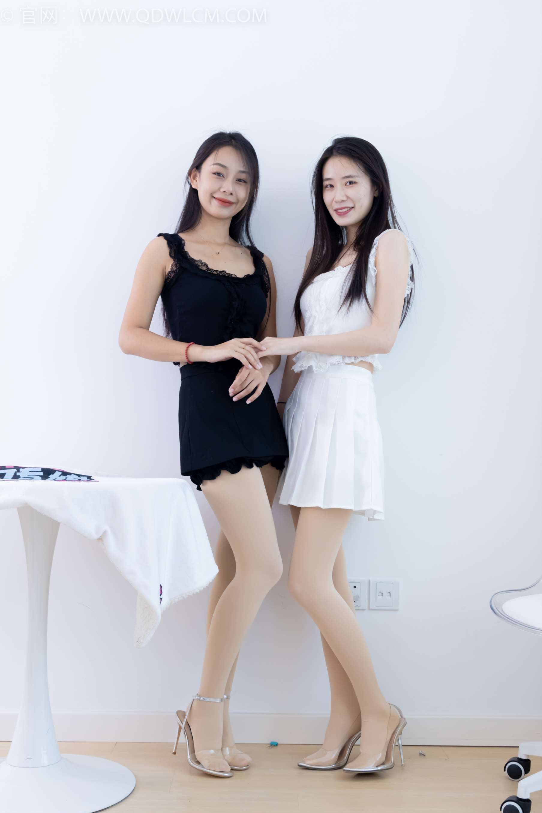 物恋传媒 NO.2210 菜菜&岚岚-要你的温柔[200P-1V-6.94G]