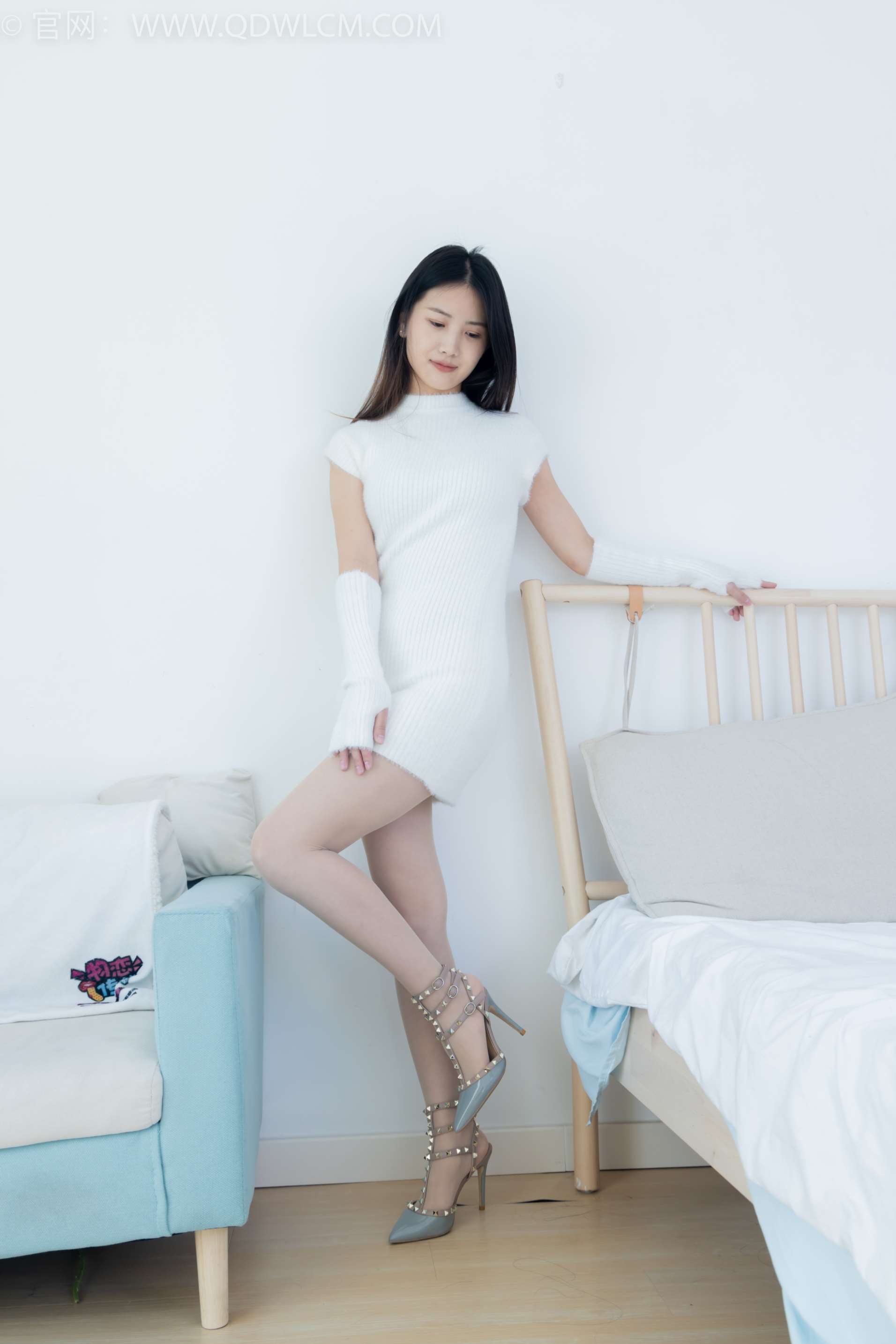 物恋传媒 NO.2214 铃铛-发如雪[150P-1V-2.93G]