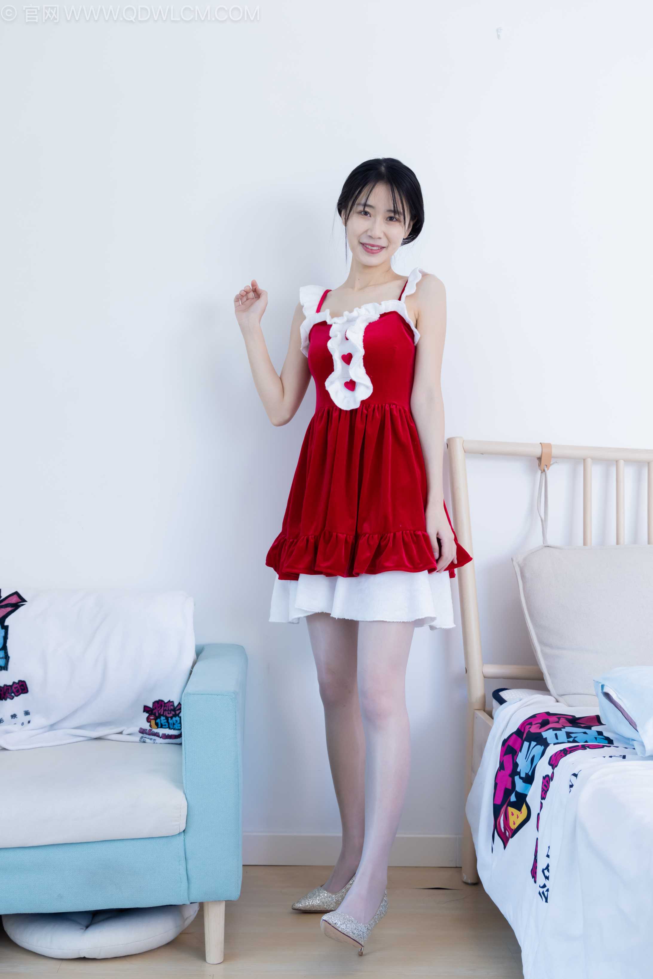 物恋传媒 NO.2237 菜菜-高跟鞋、油亮薄丝（脚尖透明款）、草莓和酸奶摆盘剧情[230P-1V-5.69G] 插图5