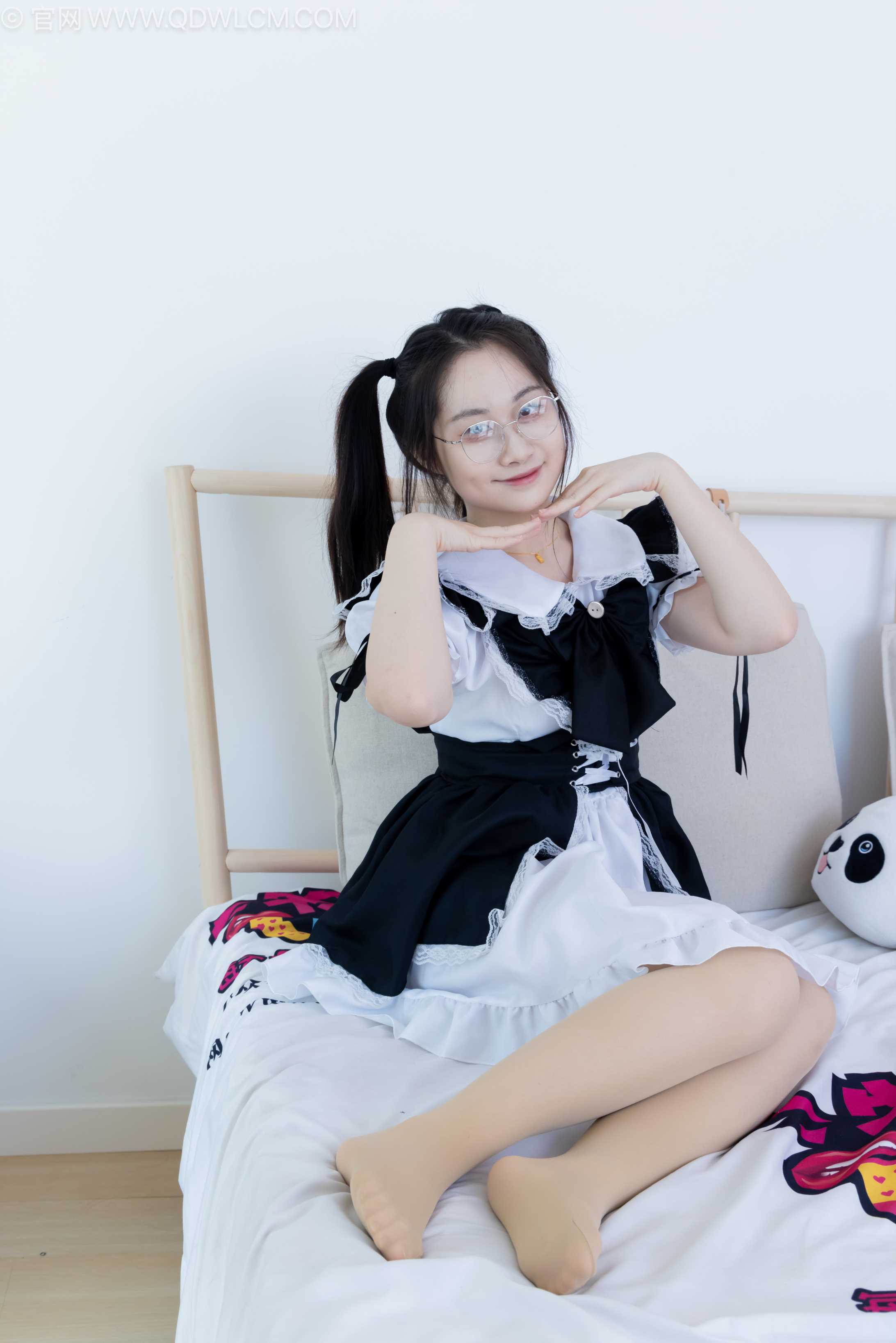 物恋传媒 NO.2239 小新-低跟鞋、白棉袜、女仆装[160P-1V-3.81G]