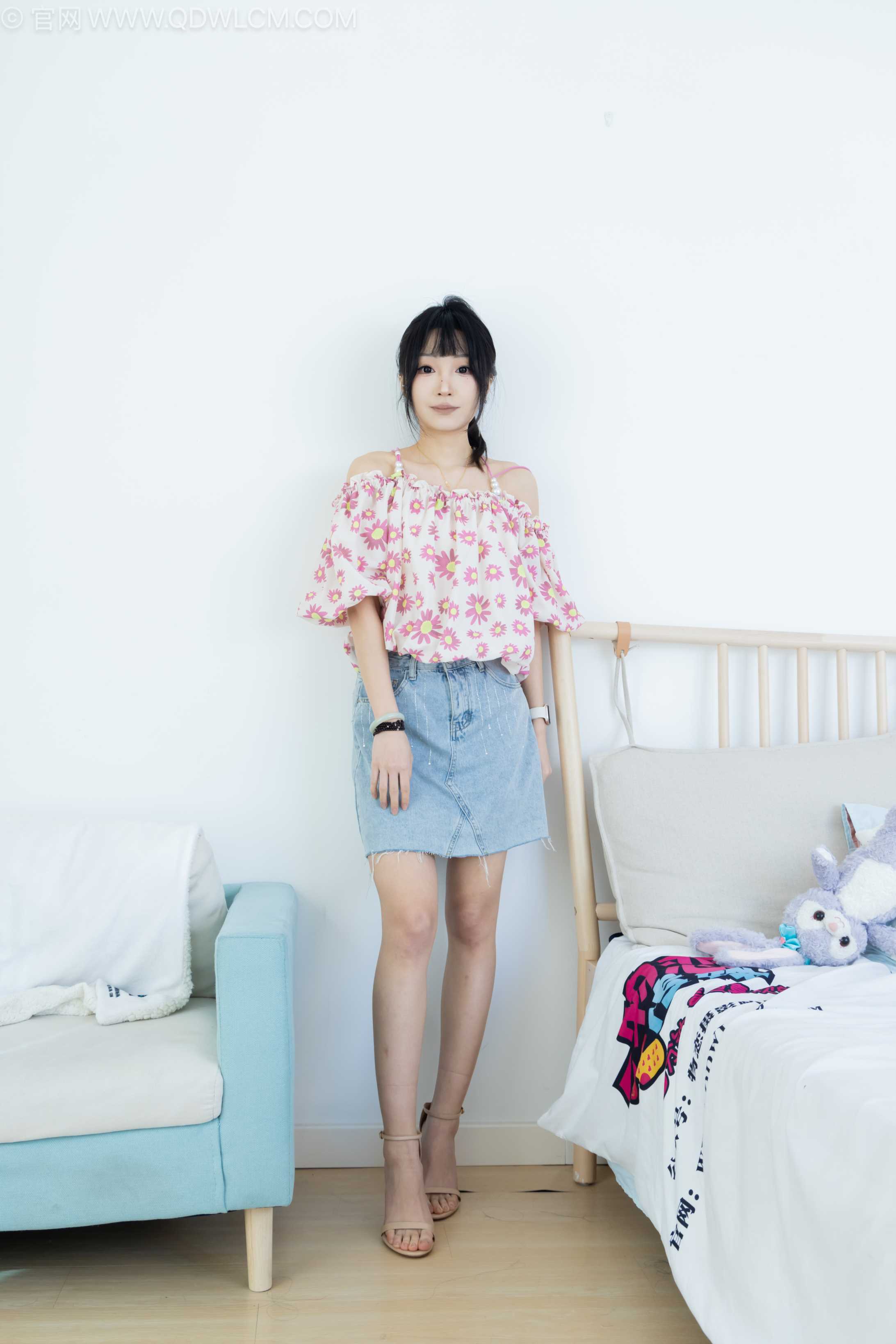 物恋传媒 NO.2240 嘟嘟-三双高跟鞋（脚尖微加固款）视频以超近景特写为主[155P-1V-6.29G]