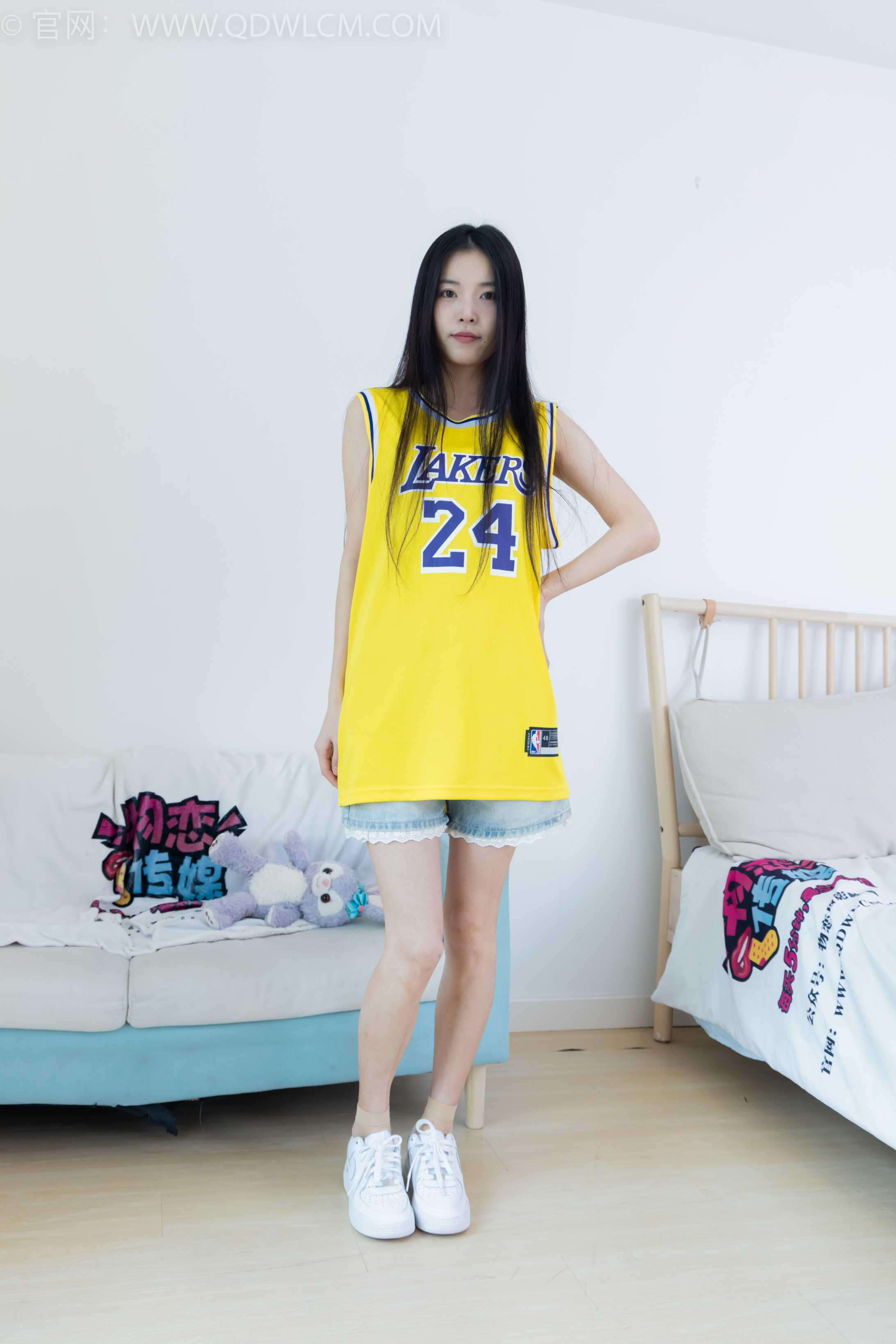 物恋传媒 NO.2245 茯苓-板鞋、（脚尖加固款）（银色指甲油）[191P-1V-4.41G]