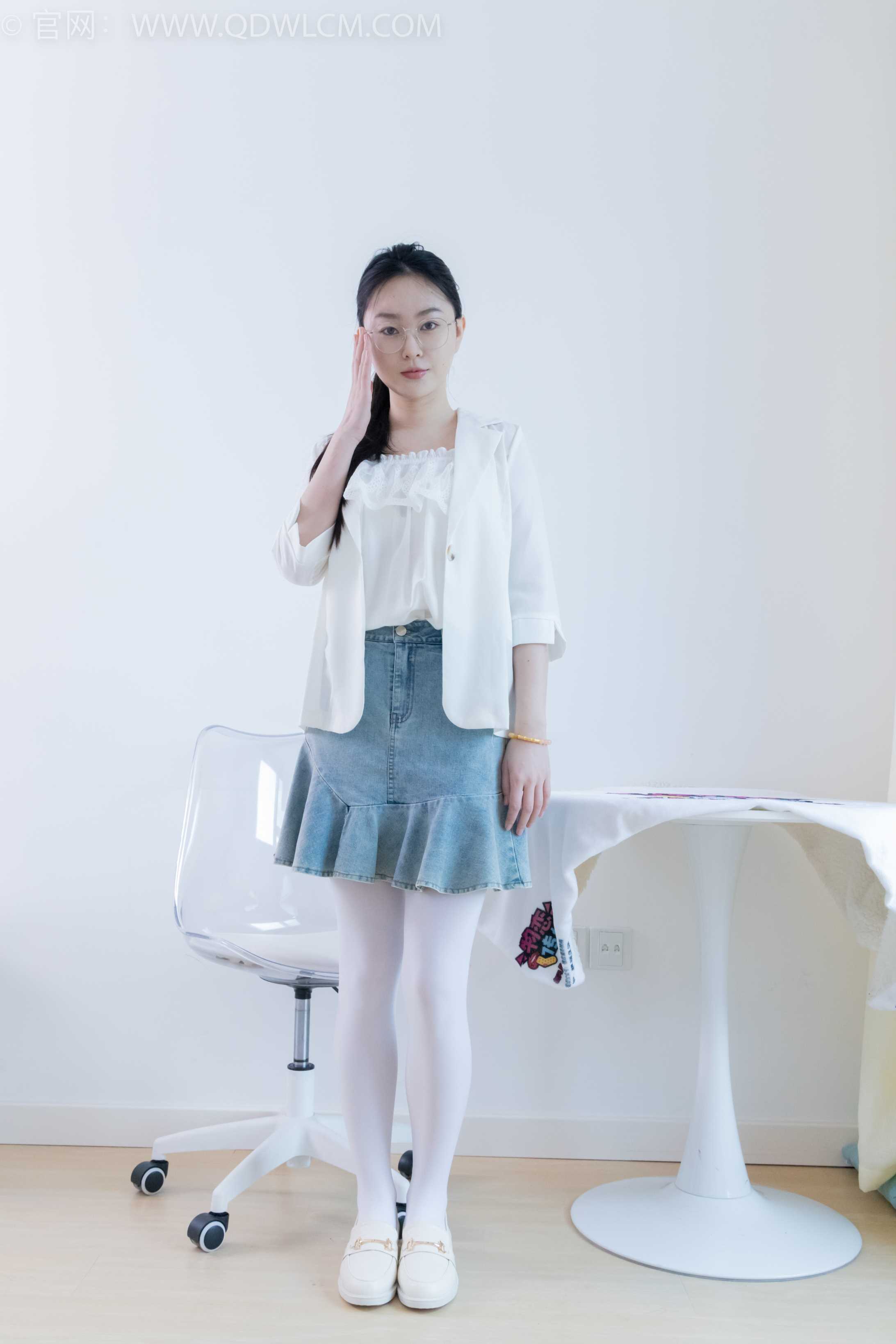 物恋传媒 NO.2246 美兔-皮鞋、皮筋绑脚老头乐挠脚剧情[151P-1V-4.33G]