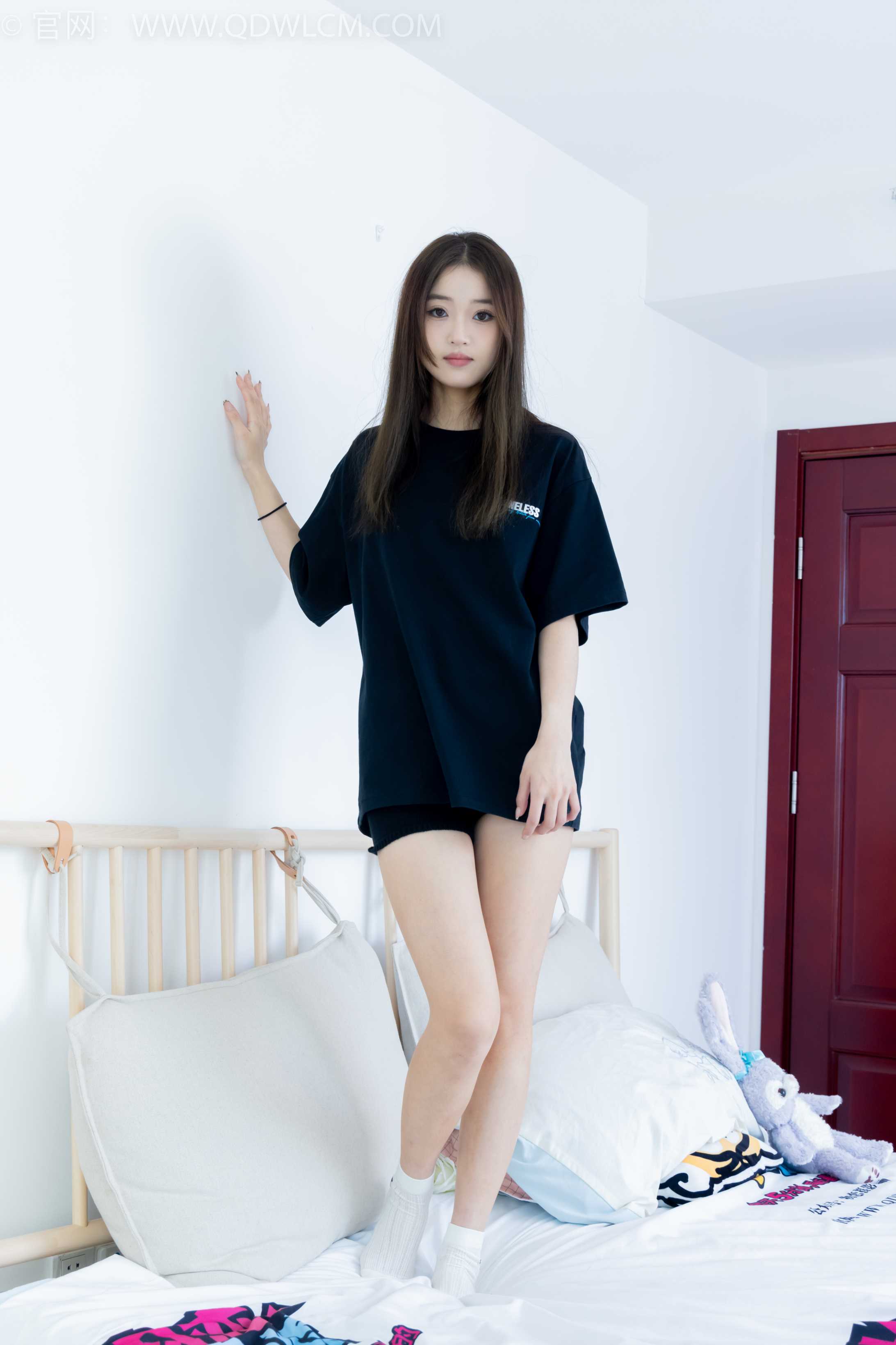 物恋传媒 NO.2252 泛泛-板鞋、白棉袜 [155P-3.43GB]