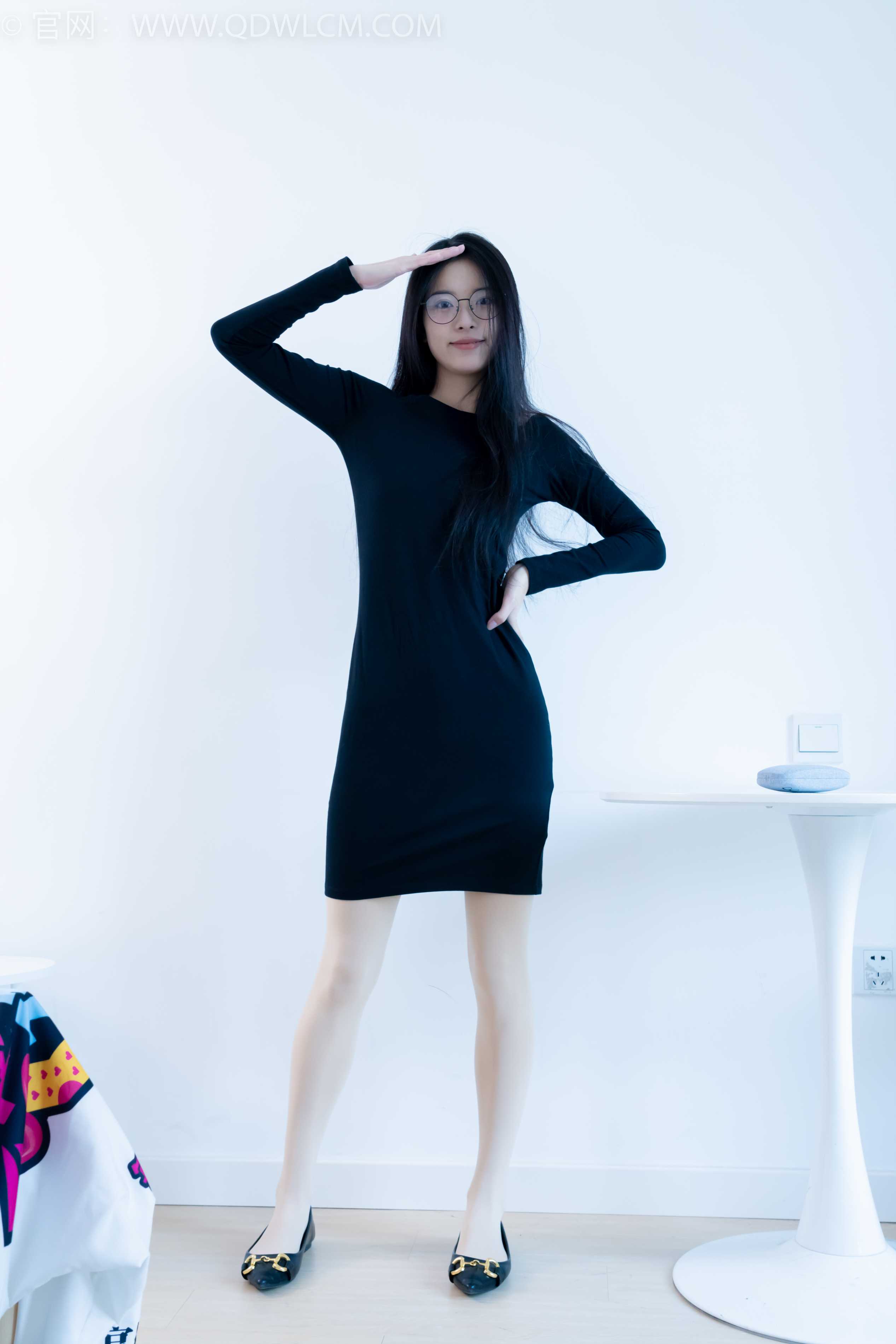 物恋传媒 NO.2256 茯苓-平底鞋、皮筋绑脚和挠脚心剧情[220P-1V-6.31G]