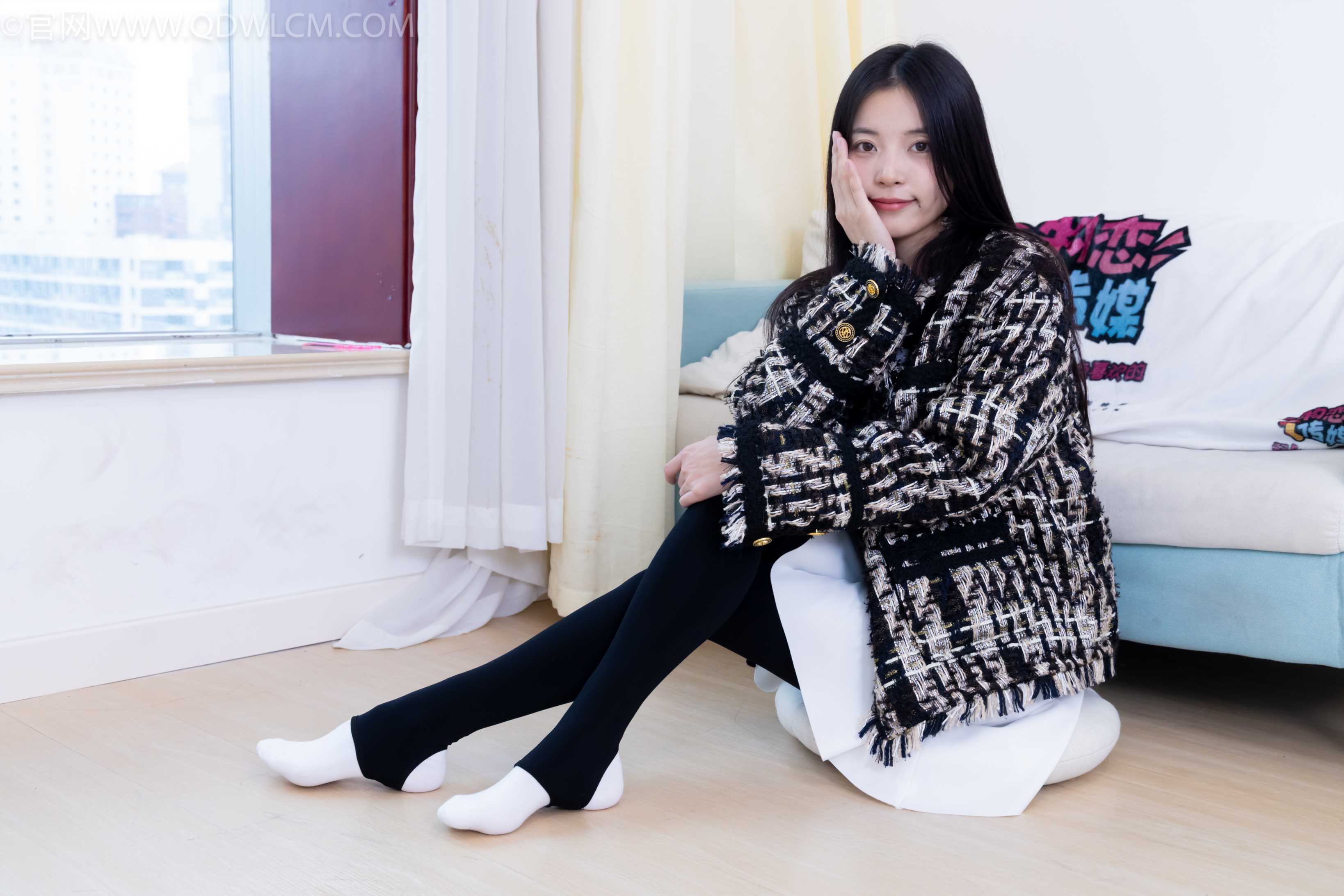 物恋传媒 NO.2260 茯苓-板鞋、黑色踩脚裤、白棉袜[156P-1V-3.91G]