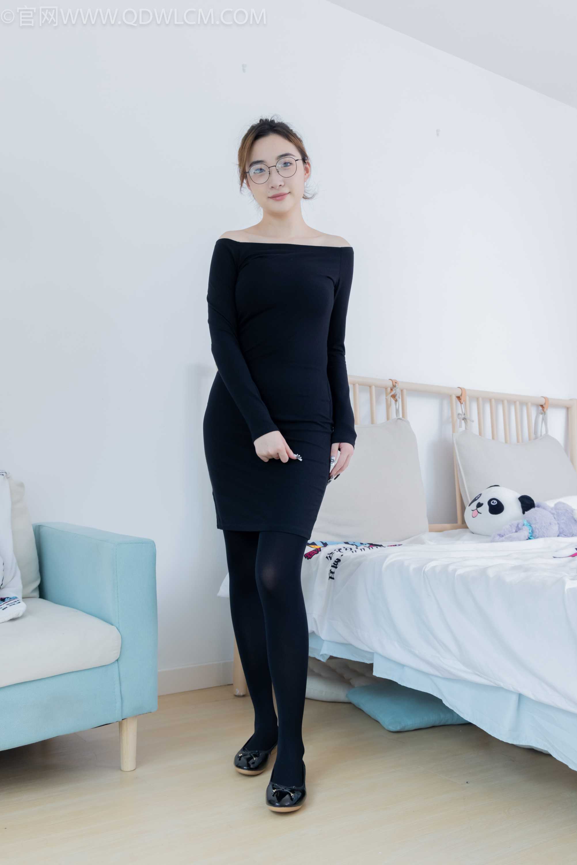 物恋传媒 NO.2265 恬恬-平底鞋、踩奶油蛋糕剧情[157P-1V-4.36G]