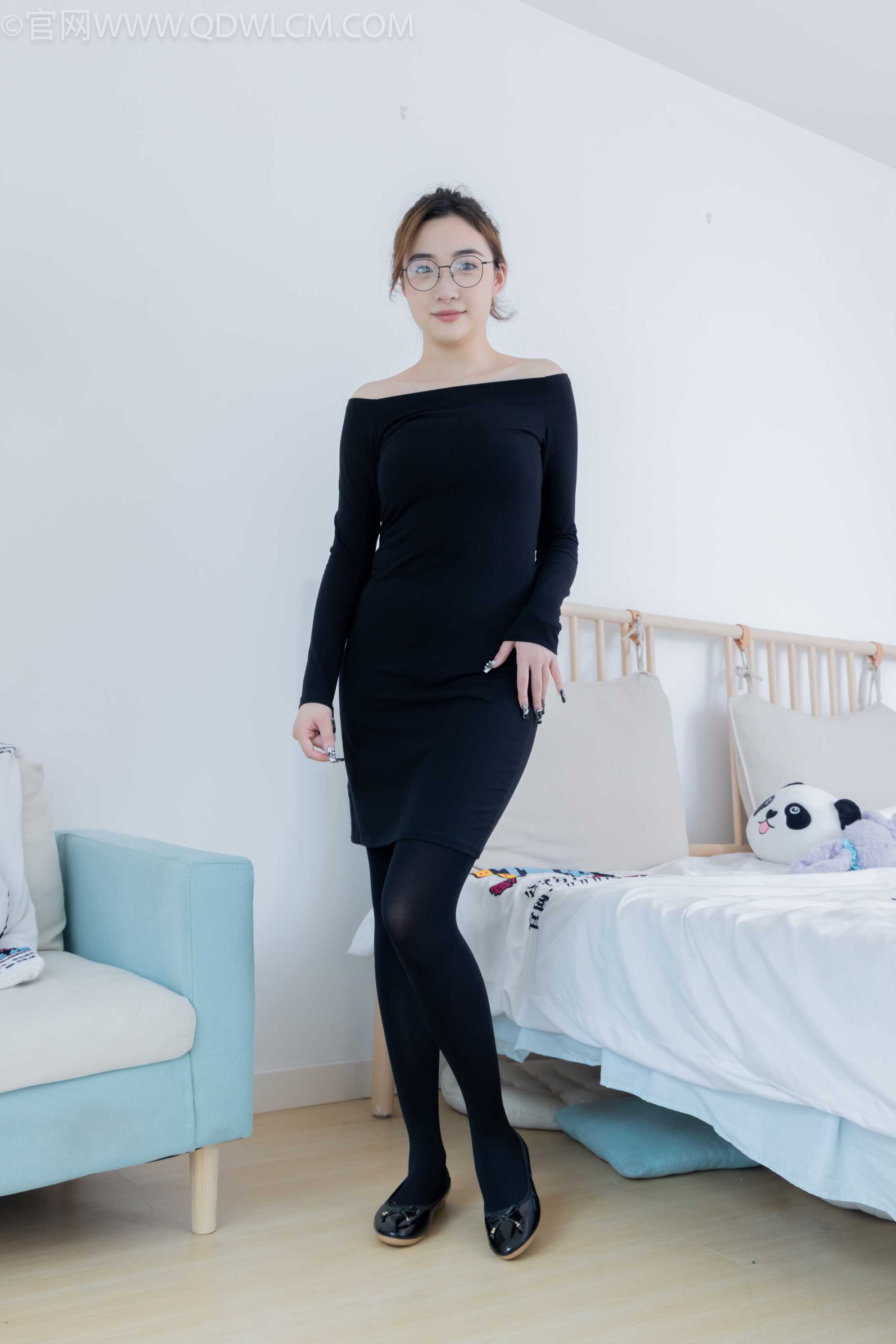 物恋传媒 NO.2265 恬恬-平底鞋、踩奶油蛋糕剧情[157P-1V-4.36G]