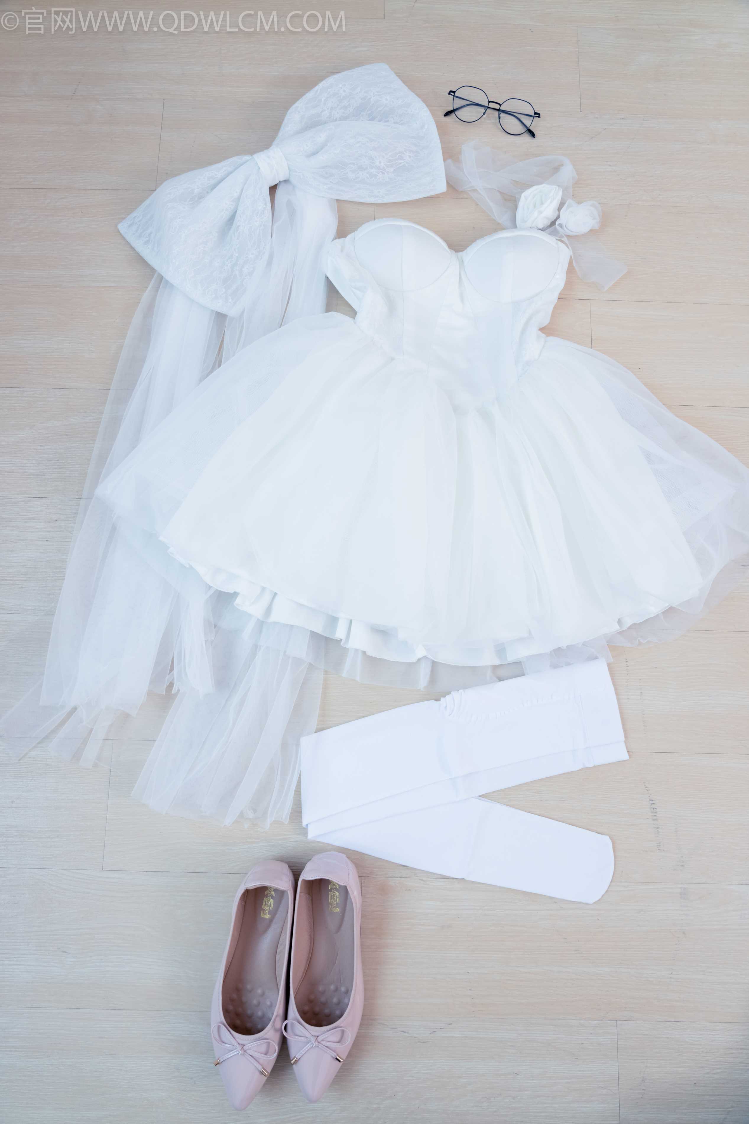 物恋传媒 NO.2268 茯苓-平底鞋、皮筋绑脚老头乐挠脚剧情[169P-1V-5.14G]