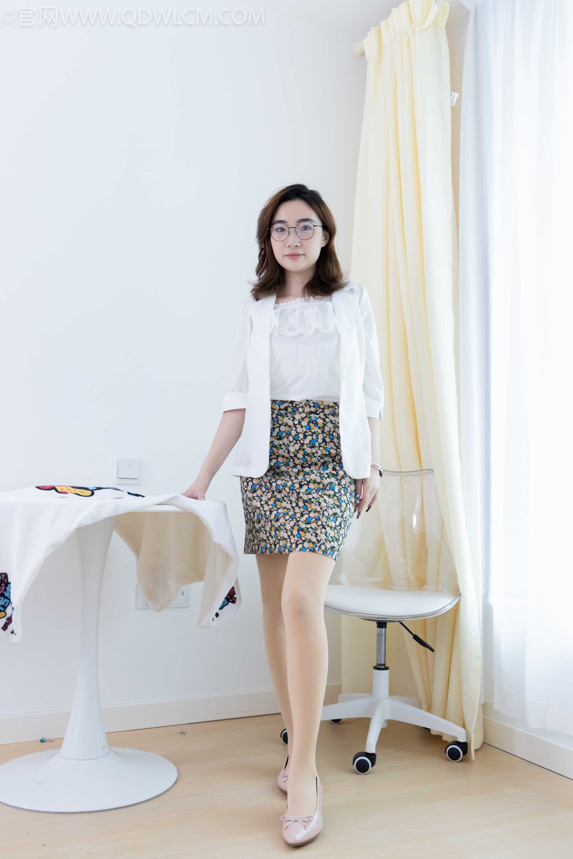 物恋传媒 NO.2273 恬恬-平底鞋、老头乐挠脚剧情[175P-1V-4.96G]