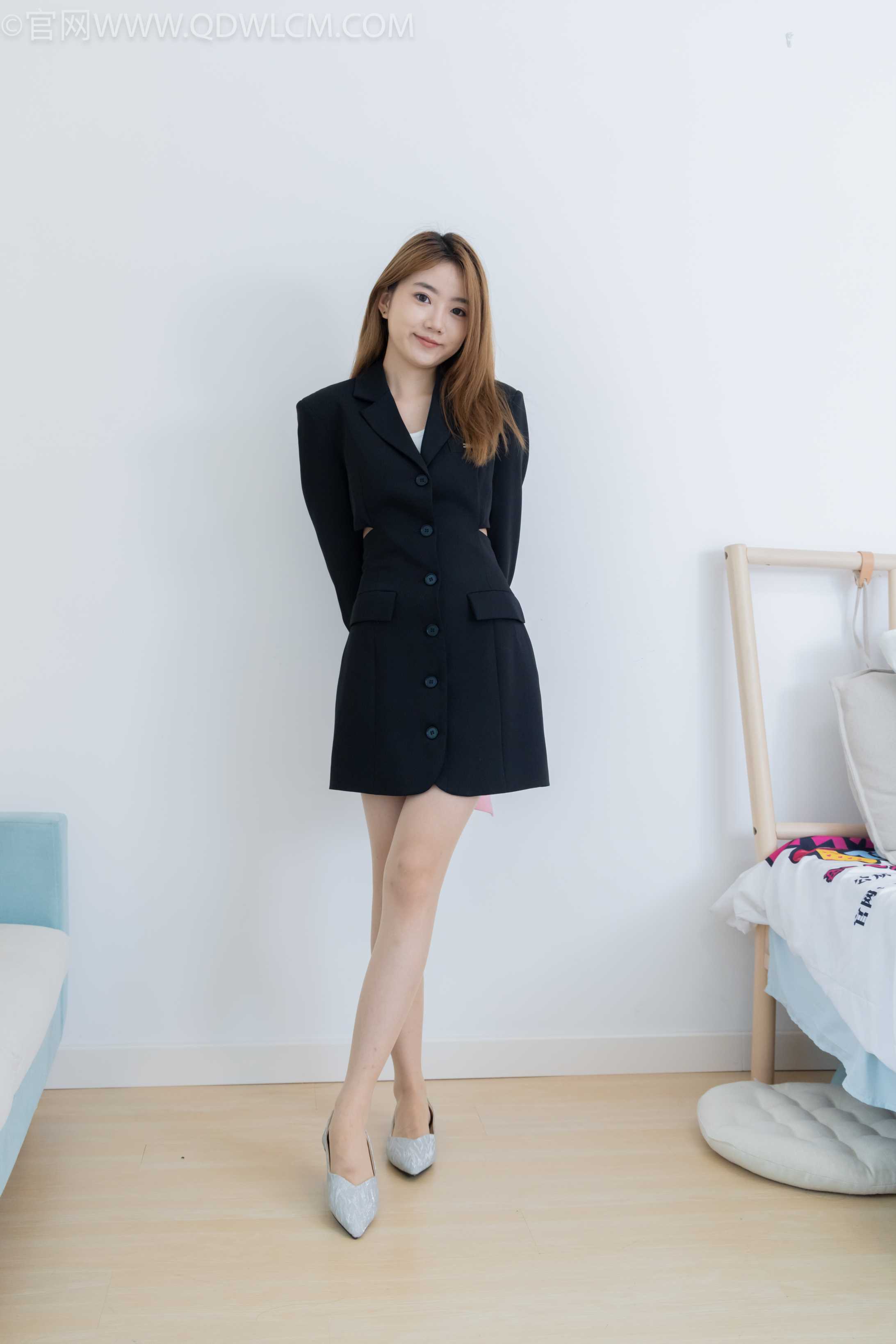 物恋传媒 NO.2275 欢欢-平底鞋（脚尖微加固款）[152P-1V-4.34G]