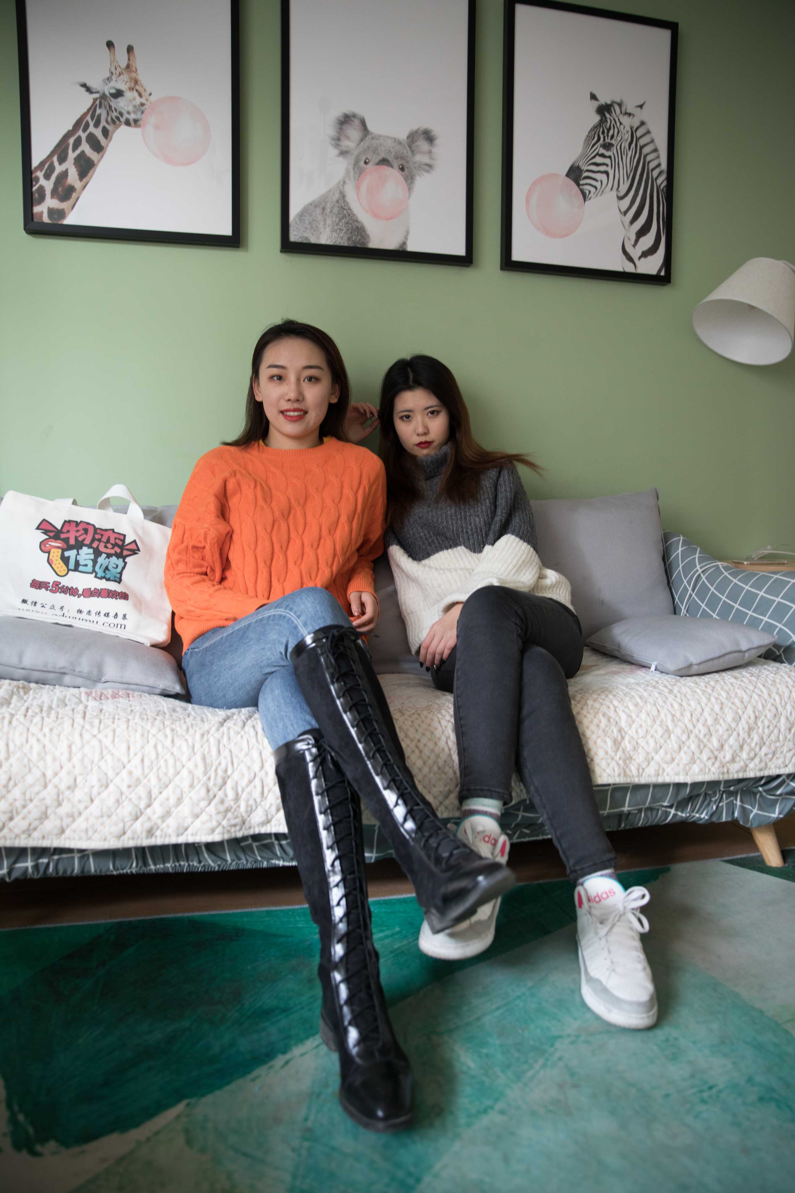 物恋传媒 No.328 闺蜜-甜美双子星  [185P+1V4.63G]