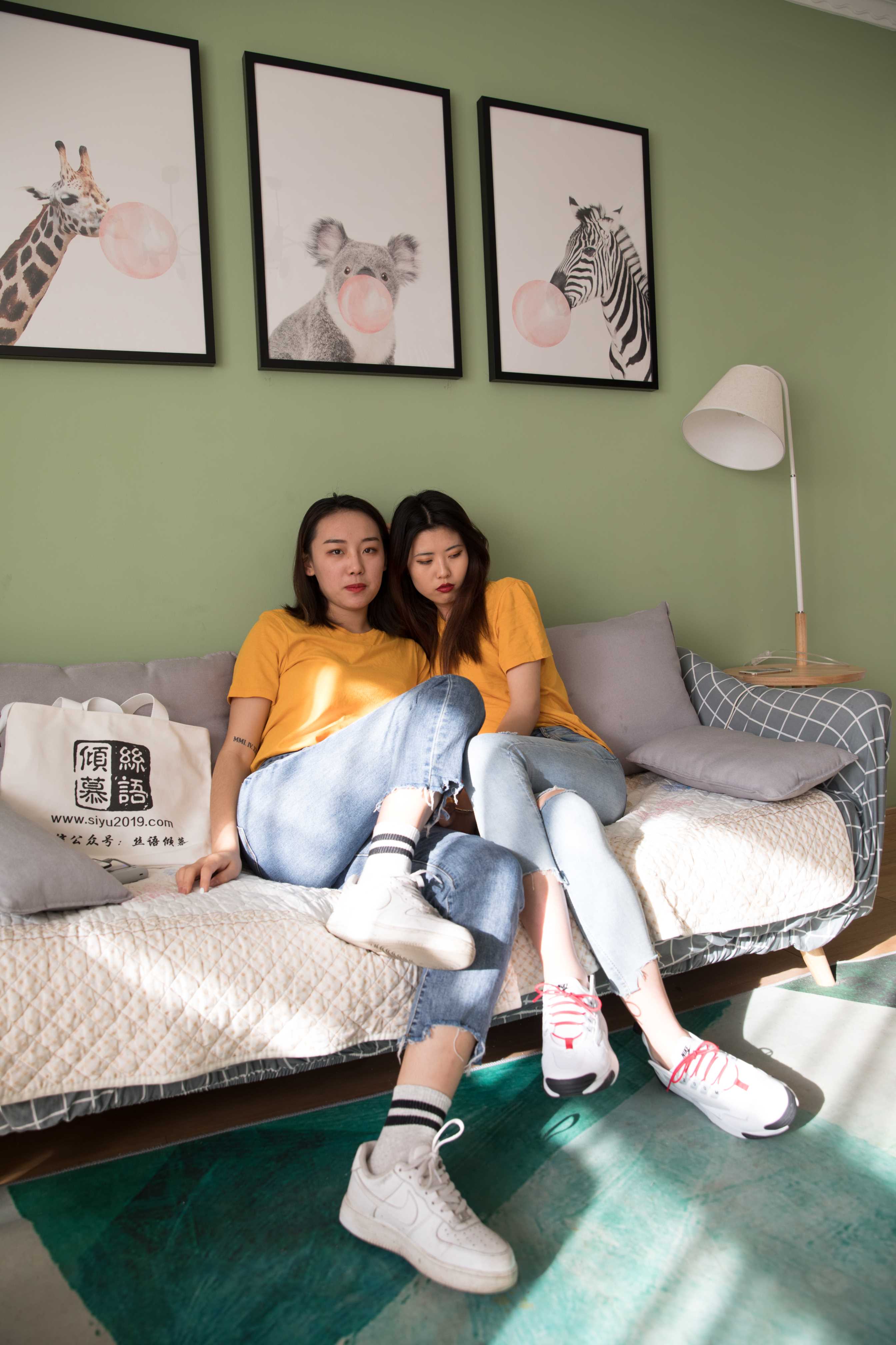 物恋传媒 No.353 闺蜜-芒果椰香 [167P+1V3.95G]