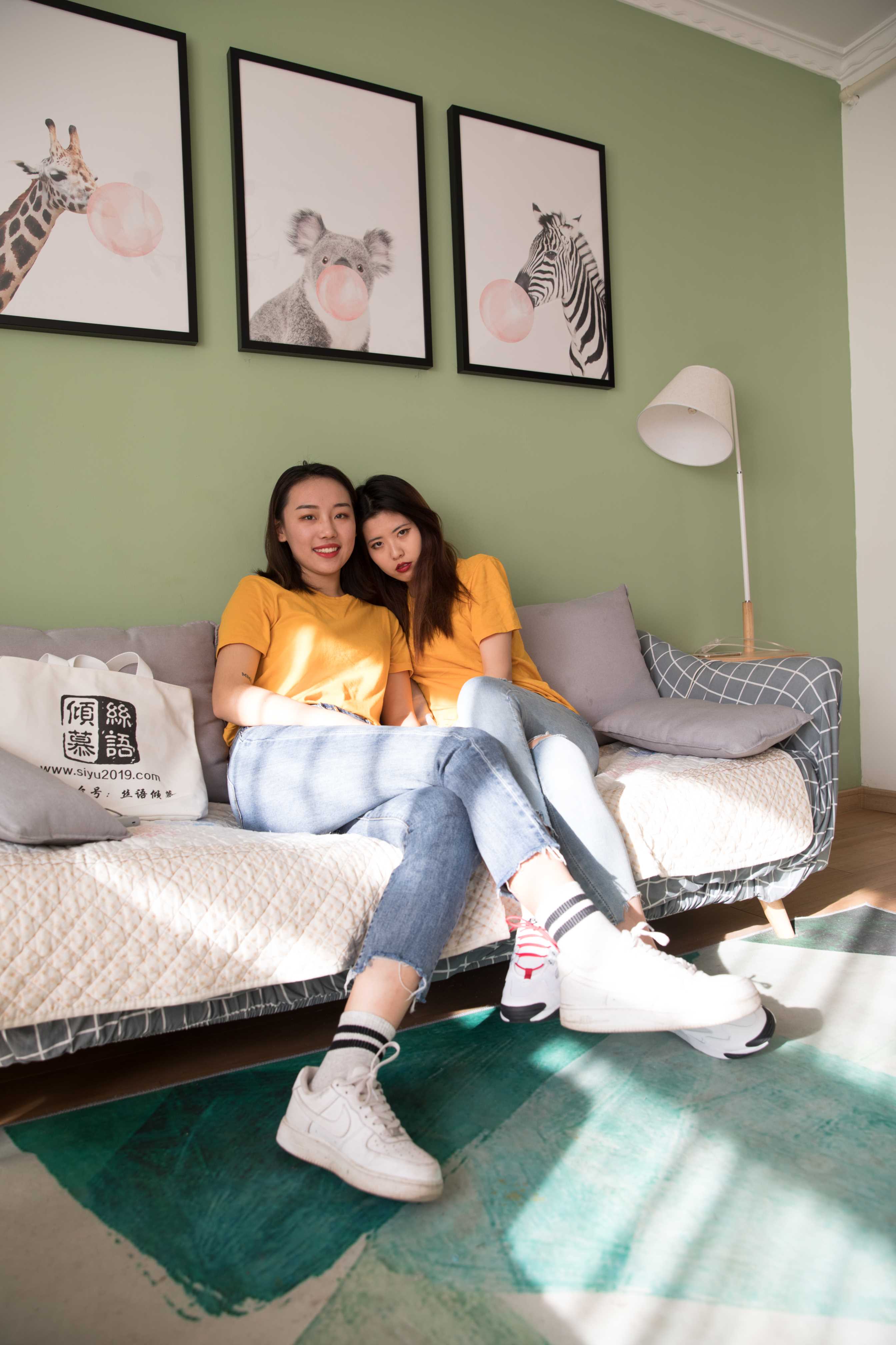 物恋传媒 No.353 闺蜜-芒果椰香 [167P+1V3.95G]