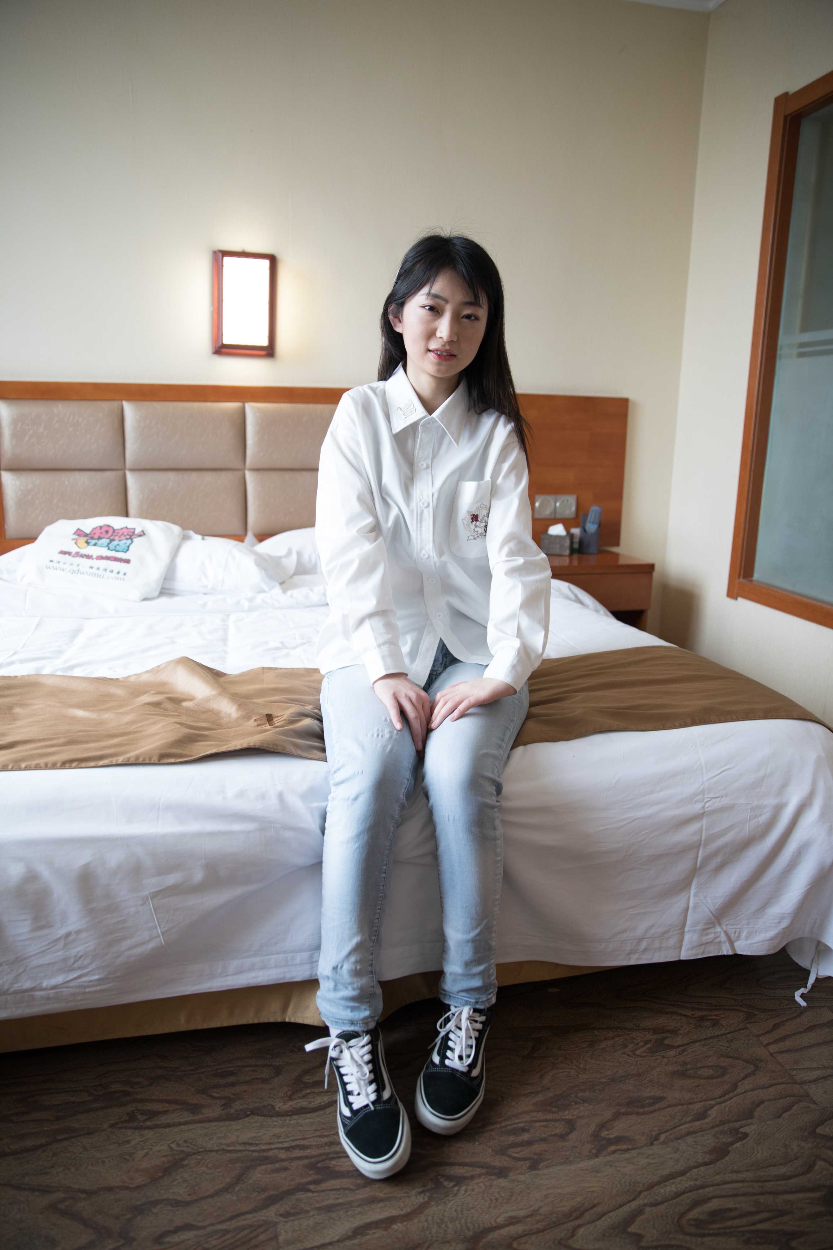 物恋传媒 No.359 小凌-白色衬衣 [172P+1V7.2G]