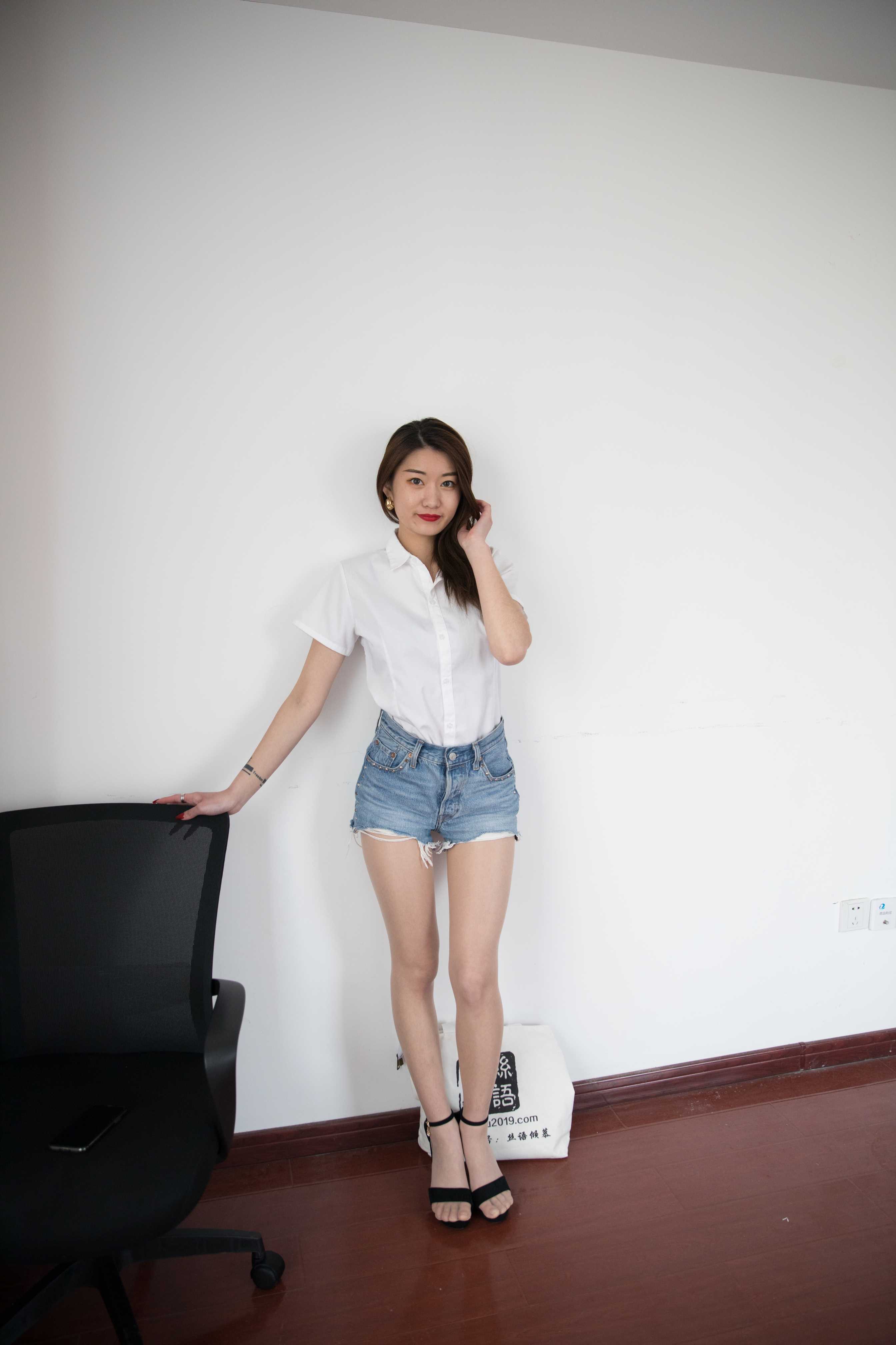 物恋传媒 No.367 言言-暮色红酒 [143P+1V3.74G]