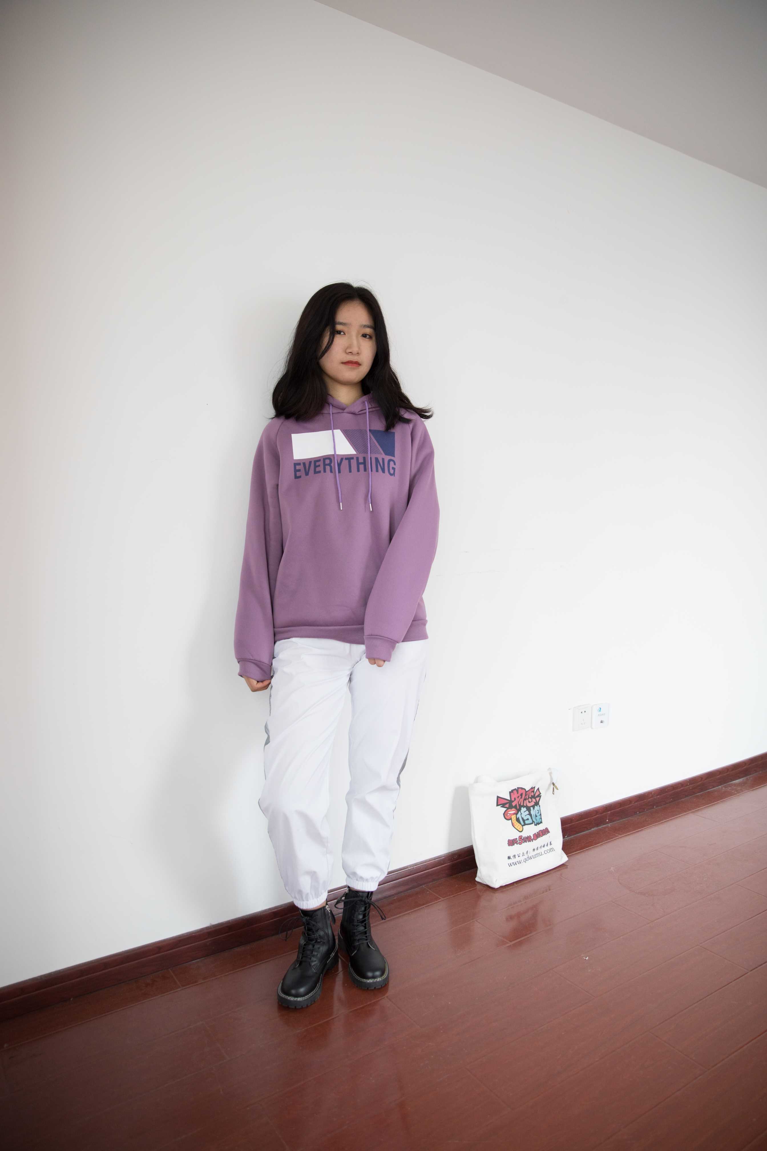 物恋传媒 No.398 小昭-马丁靴裤里丝 [135P+1V3.91G]