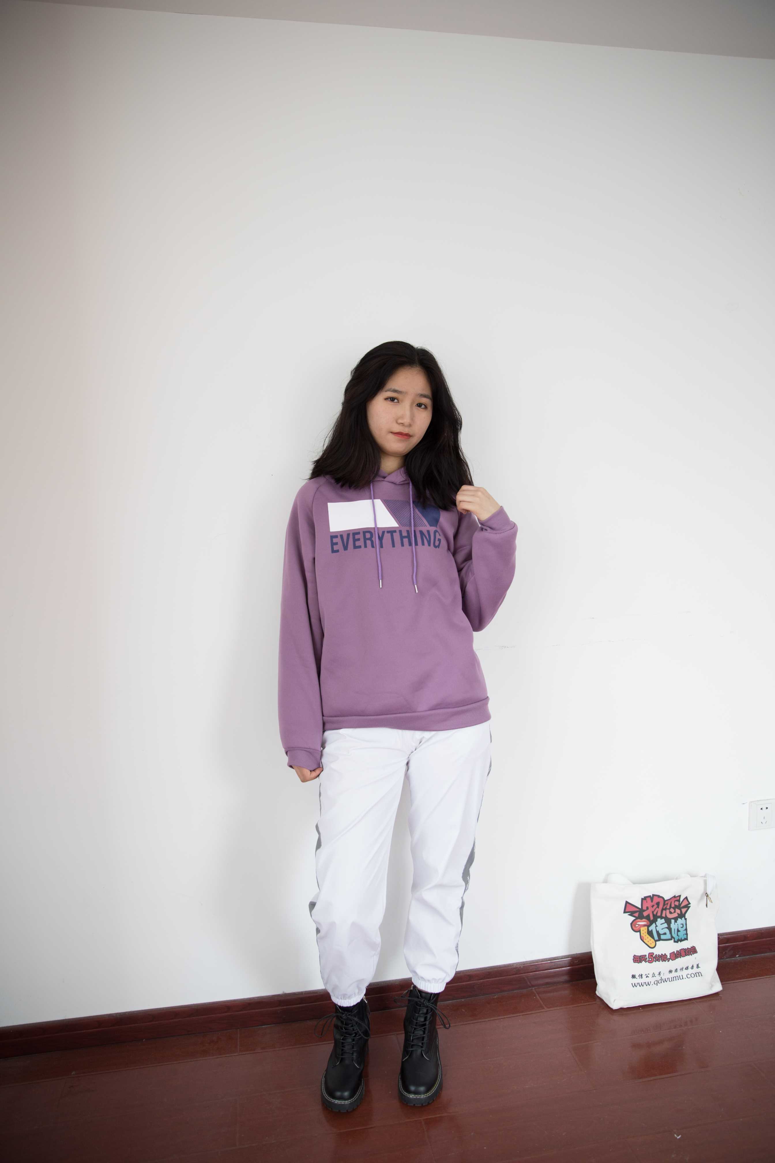 物恋传媒 No.398 小昭-马丁靴裤里丝 [135P+1V3.91G]