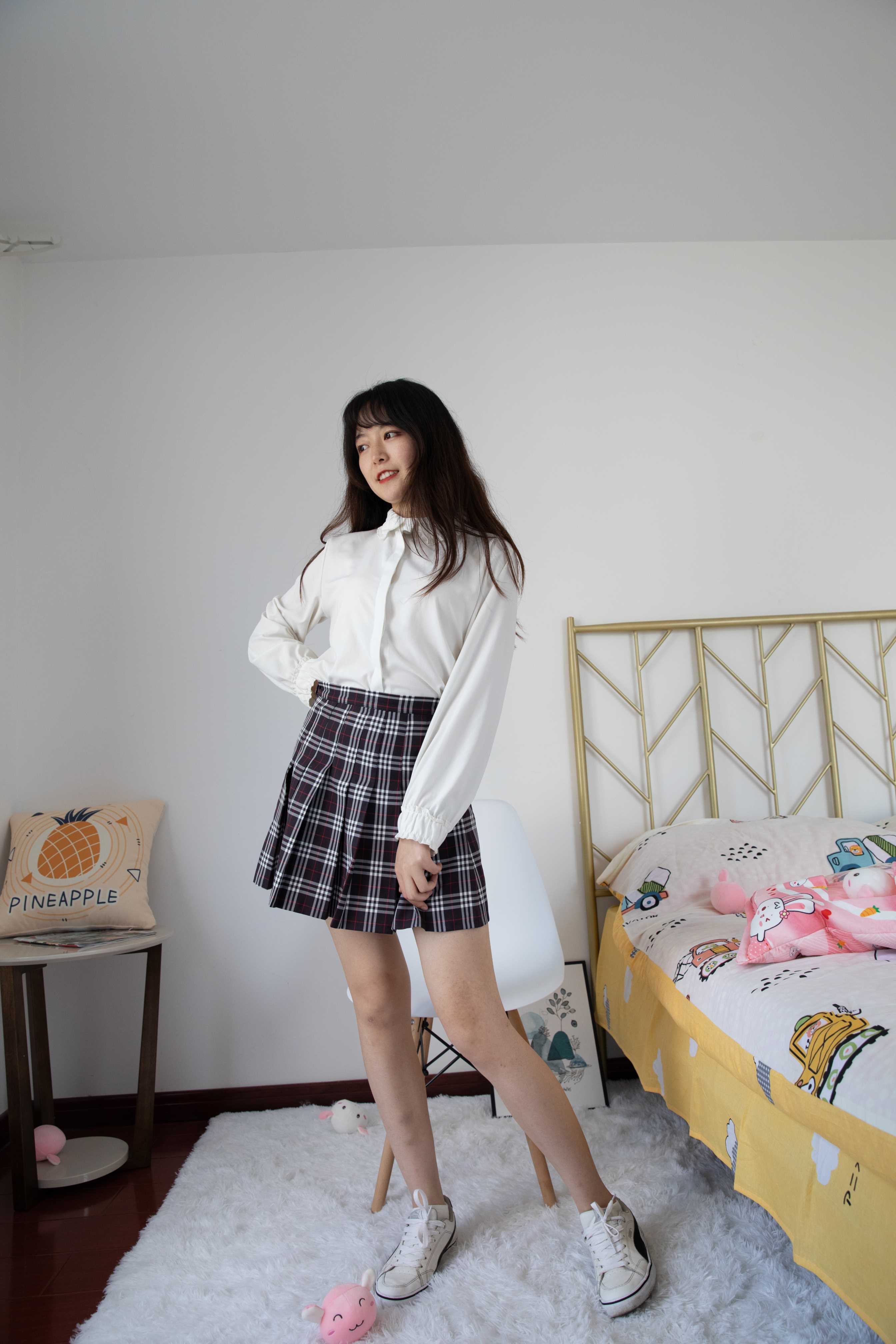 物恋传媒 No.409 洋洋-格子与糖 [146P+1V4.05G]