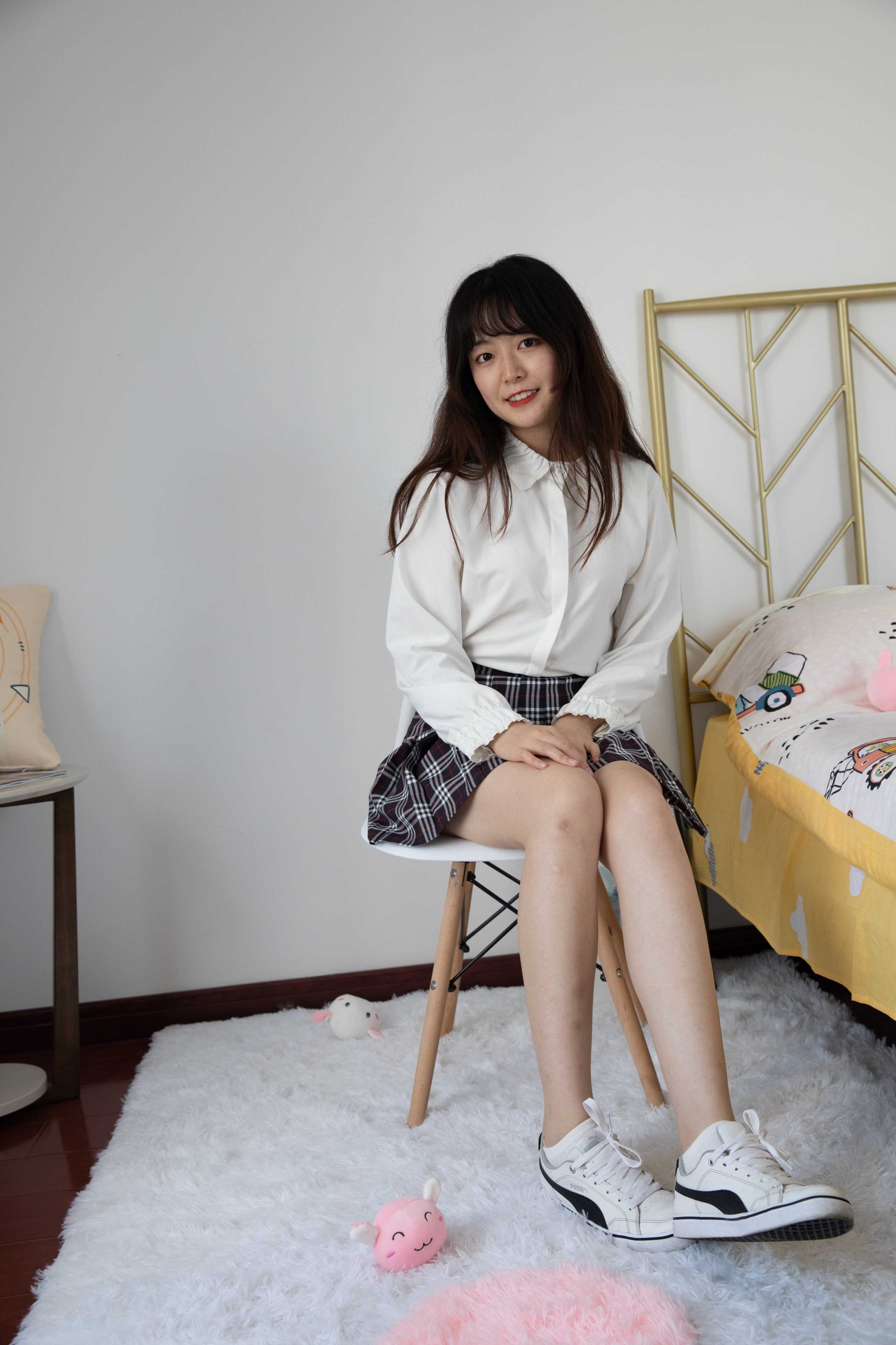 物恋传媒 No.409 洋洋-格子与糖 [146P+1V4.05G]