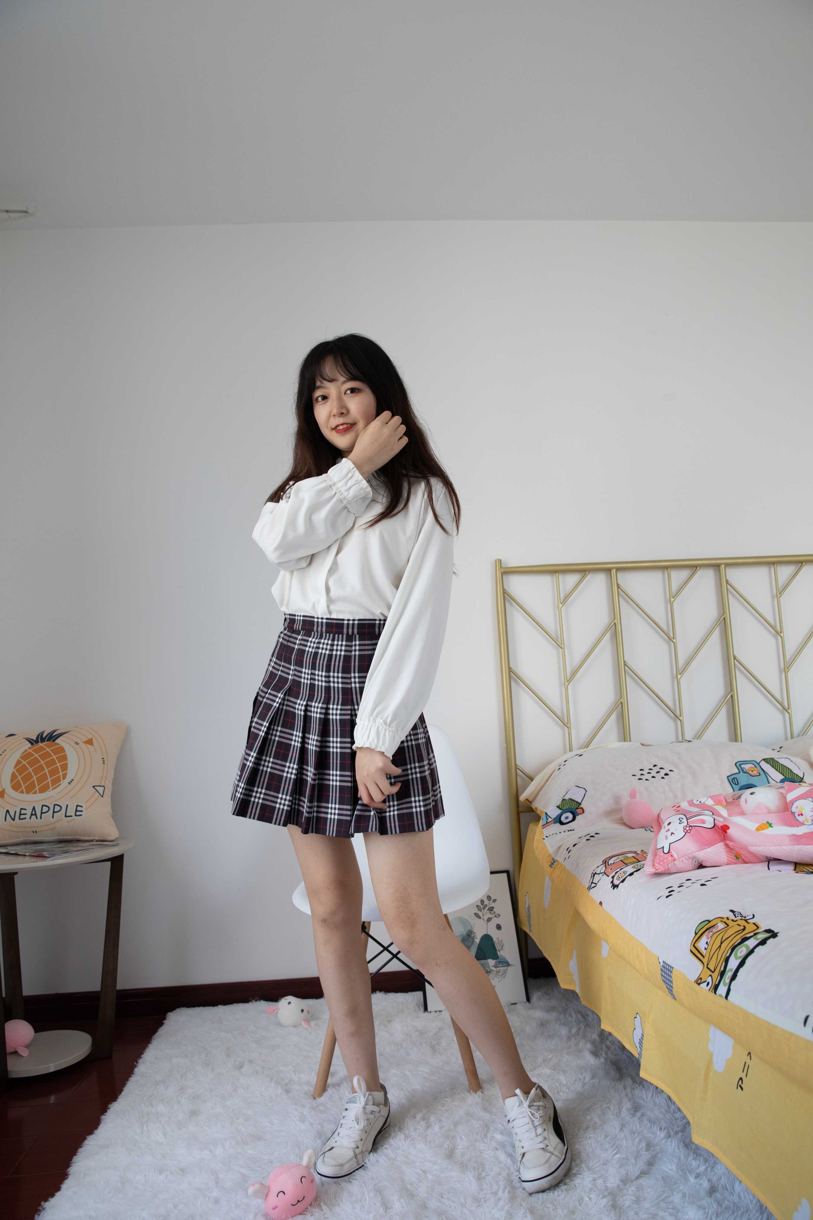 物恋传媒 No.409 洋洋-格子与糖 [146P+1V4.05G]