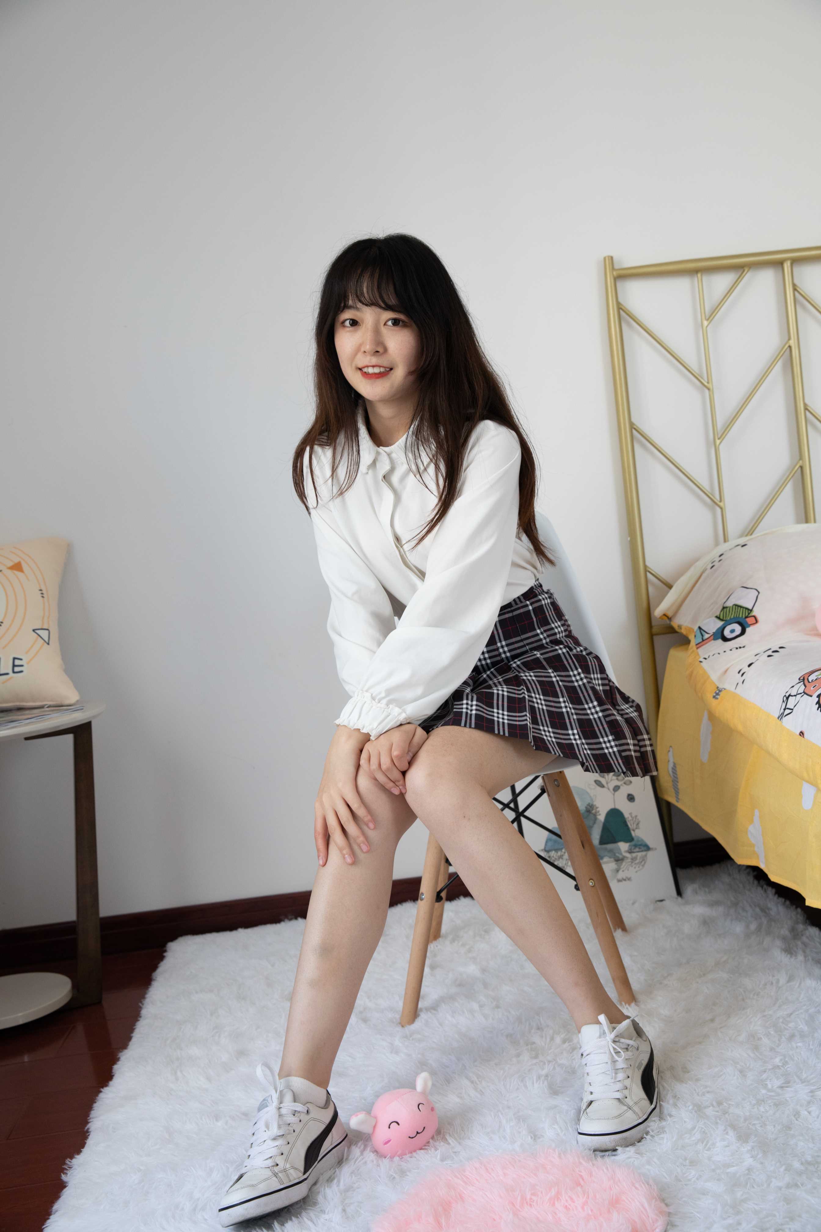 物恋传媒 No.409 洋洋-格子与糖 [146P+1V4.05G]