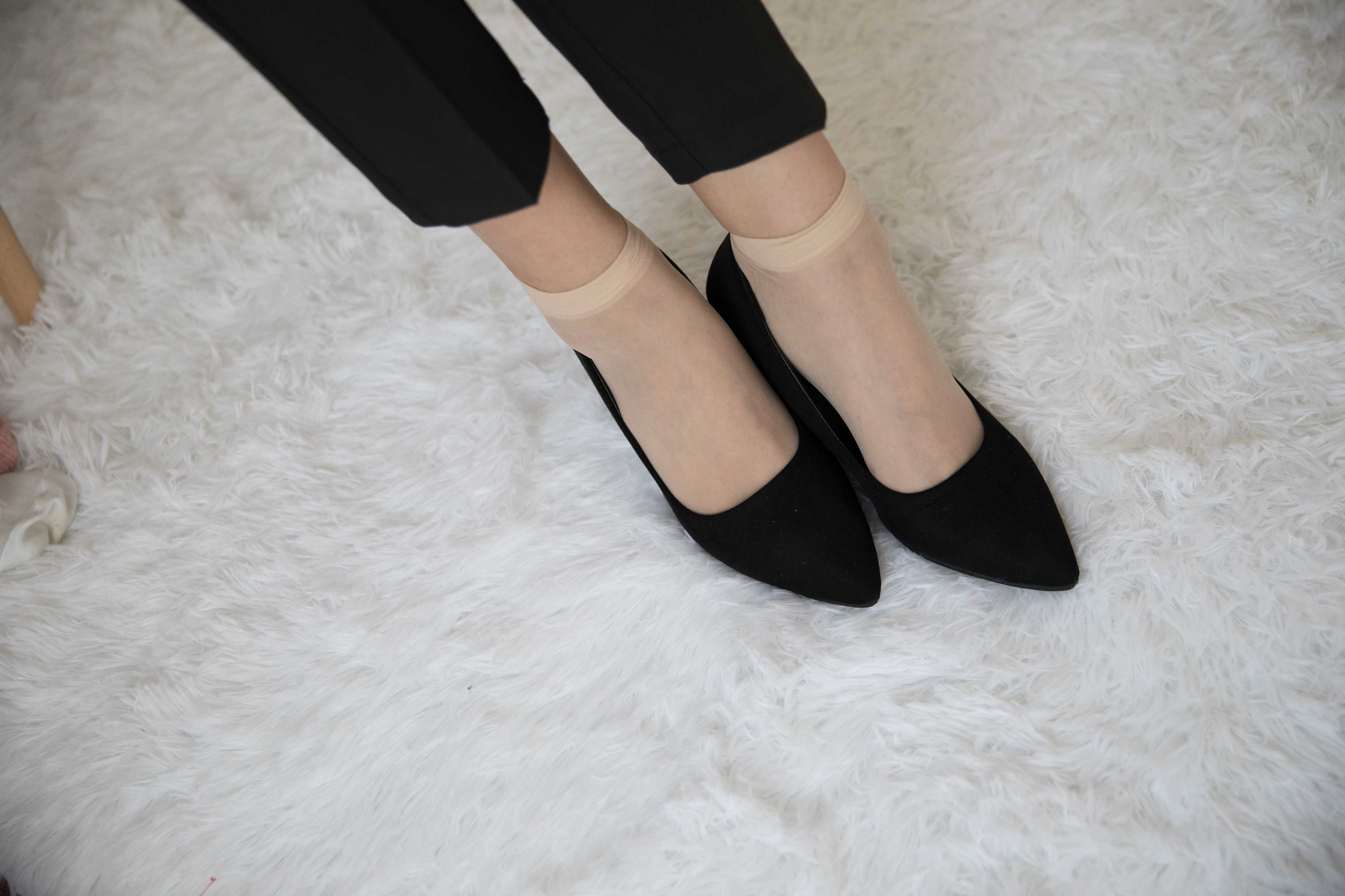 物恋传媒 No.428 小飞-香水百合 [125P+1V3.75G]