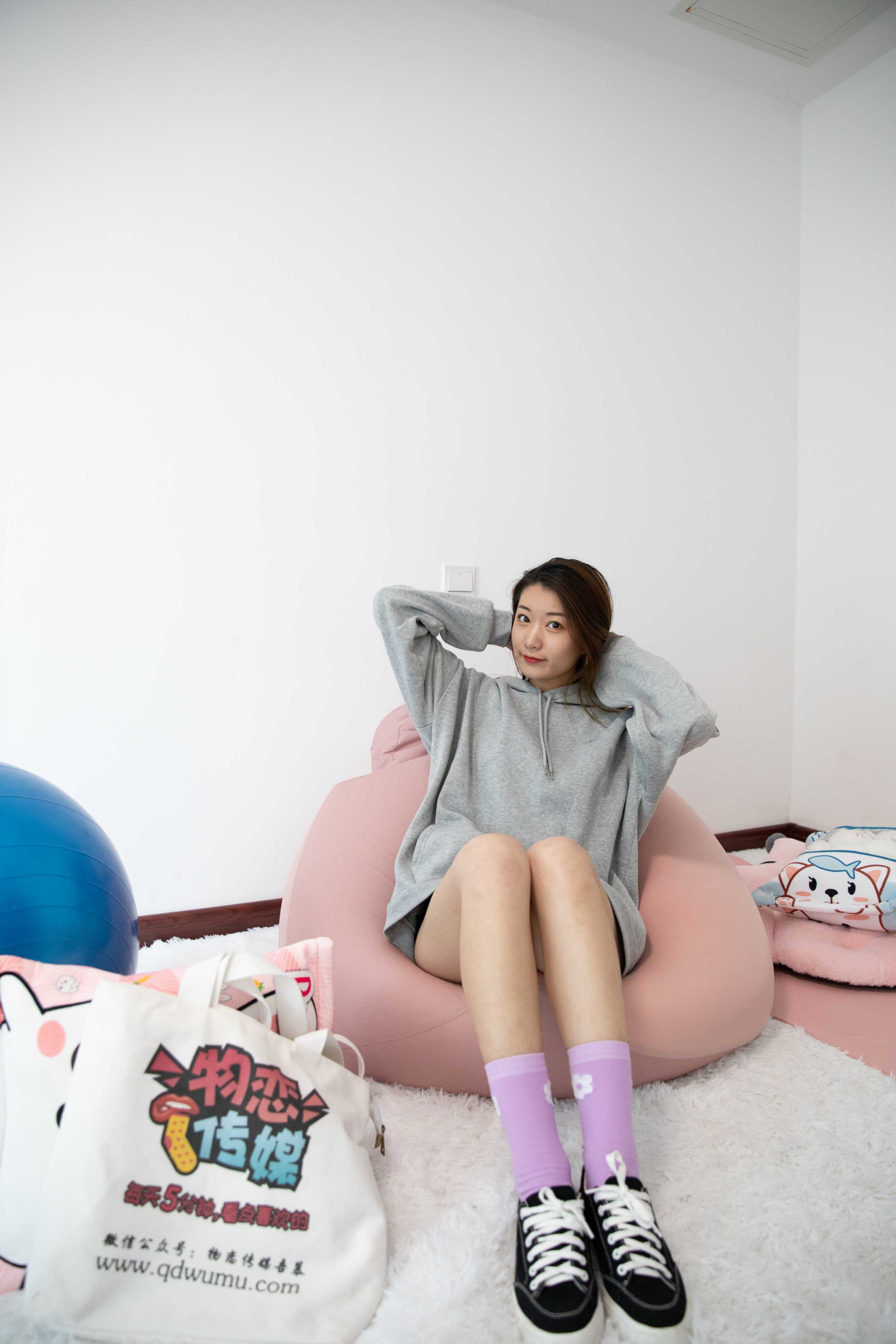 物恋传媒 No.437 言言-风里的钻石 [162P+1V4.99G]