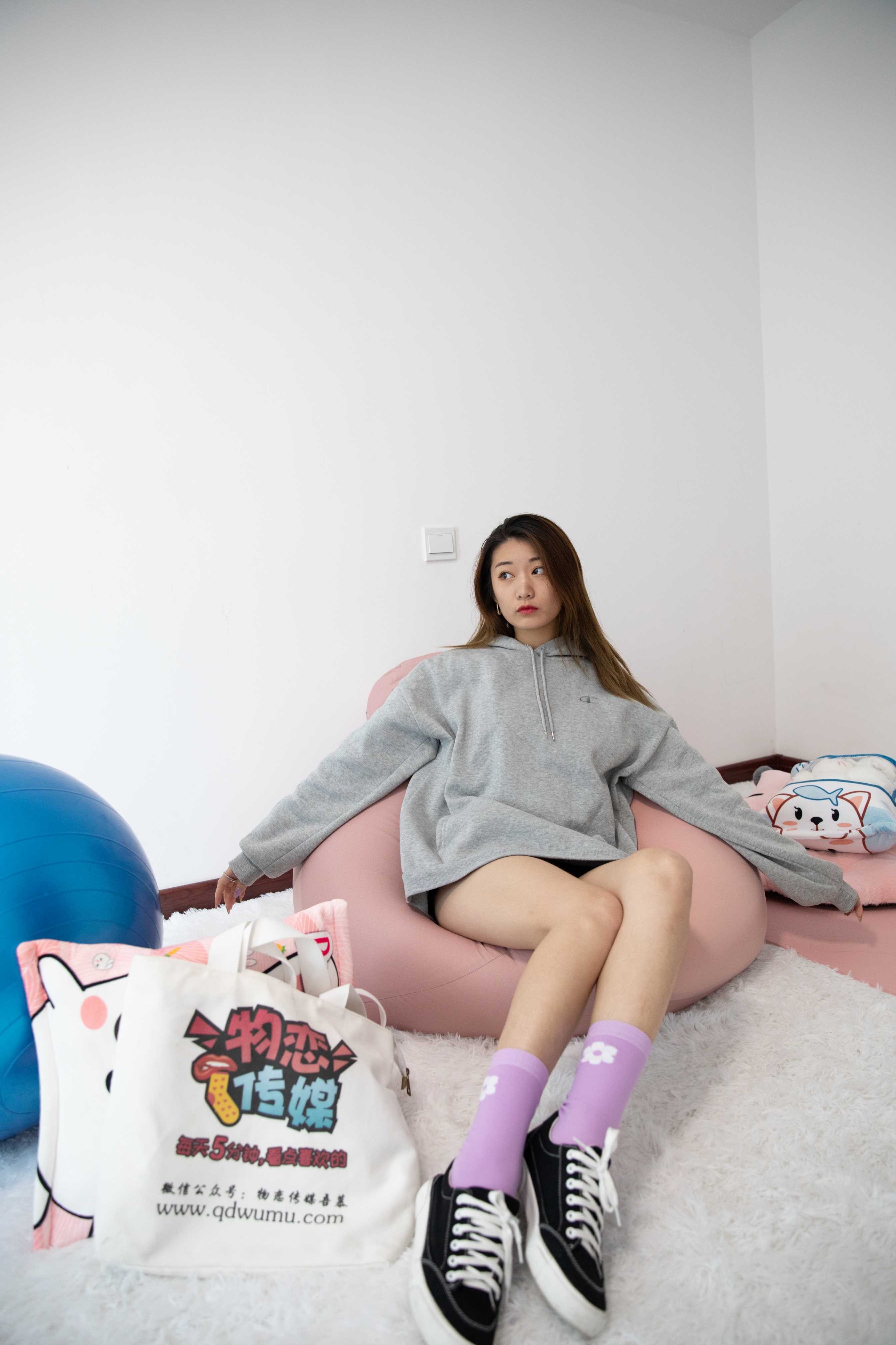 物恋传媒 No.437 言言-风里的钻石 [162P+1V4.99G]