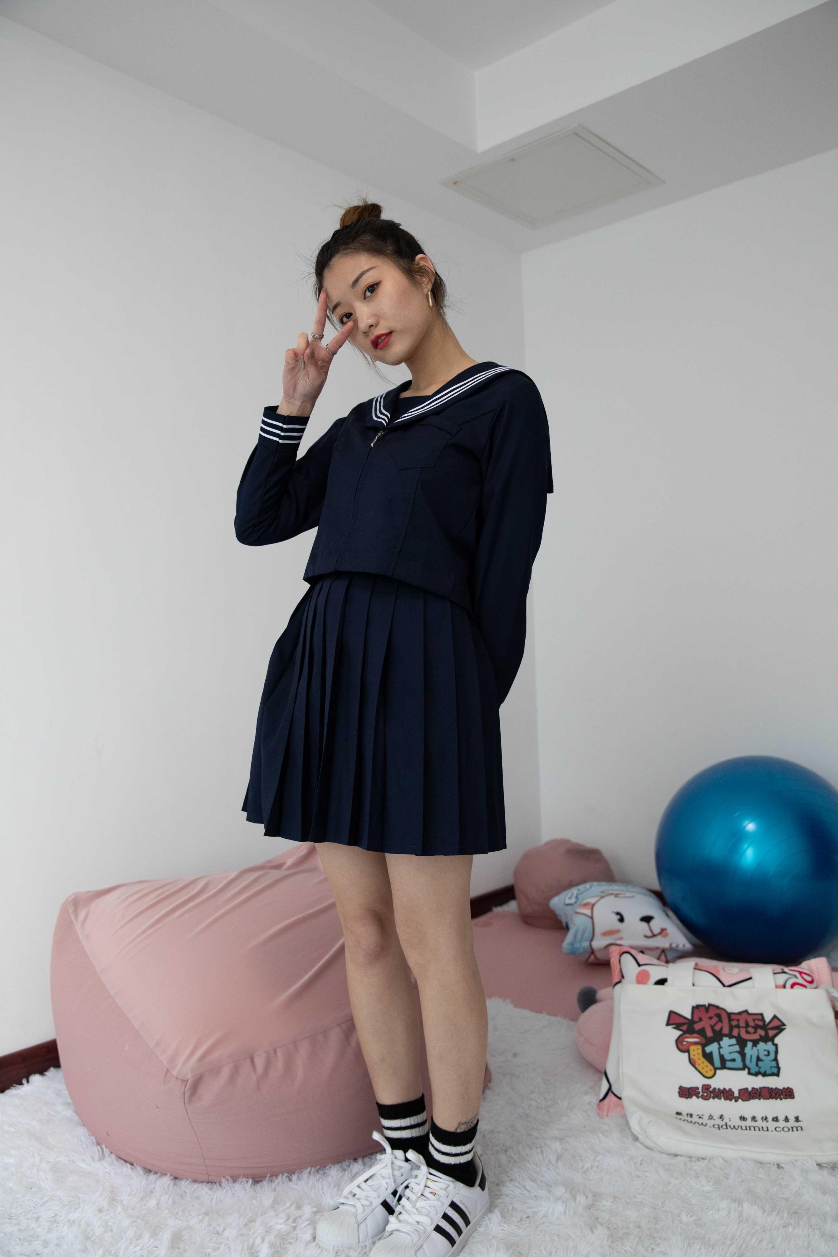 物恋传媒 No.448 言言-少年的她 [143P+1V4.08G]