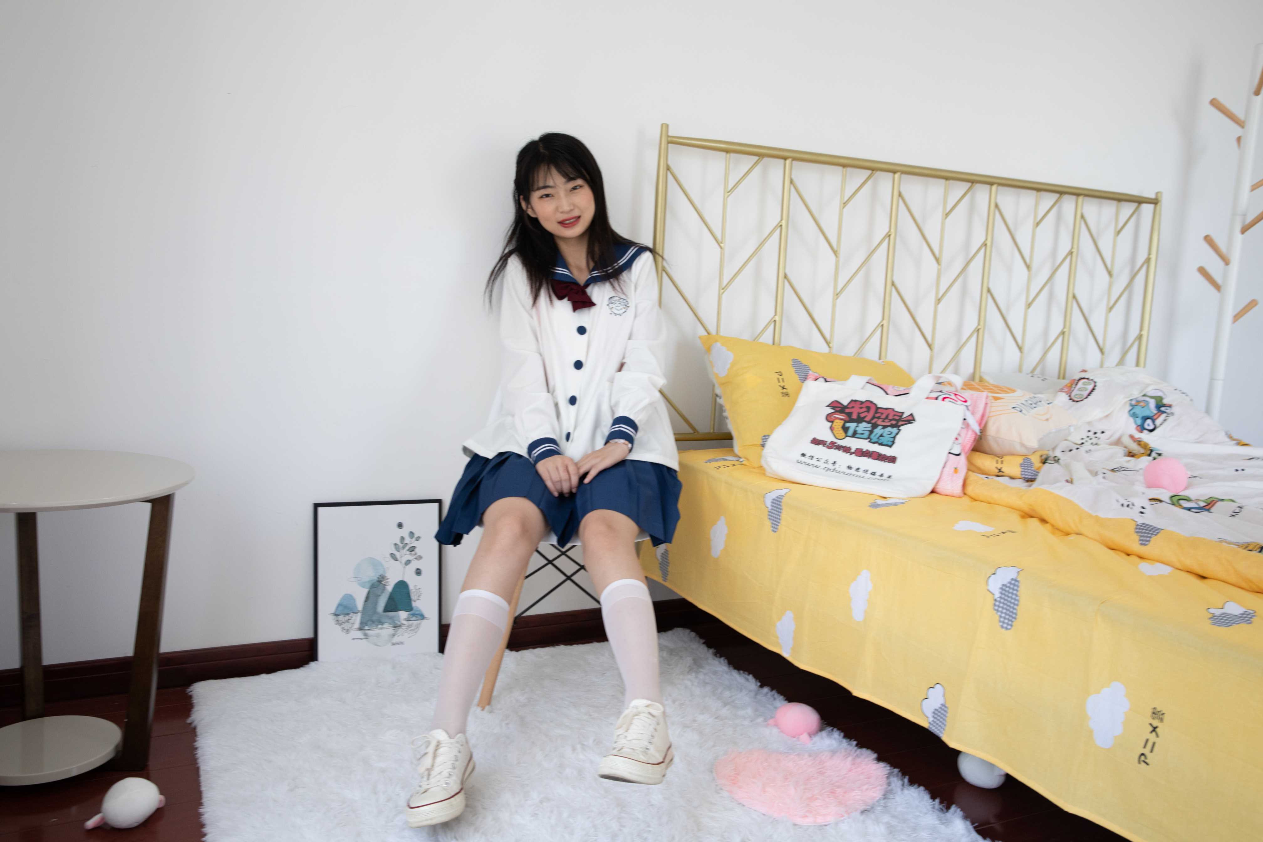 物恋传媒 No.449 小凌-碎钻 [144P+1V3.73G]