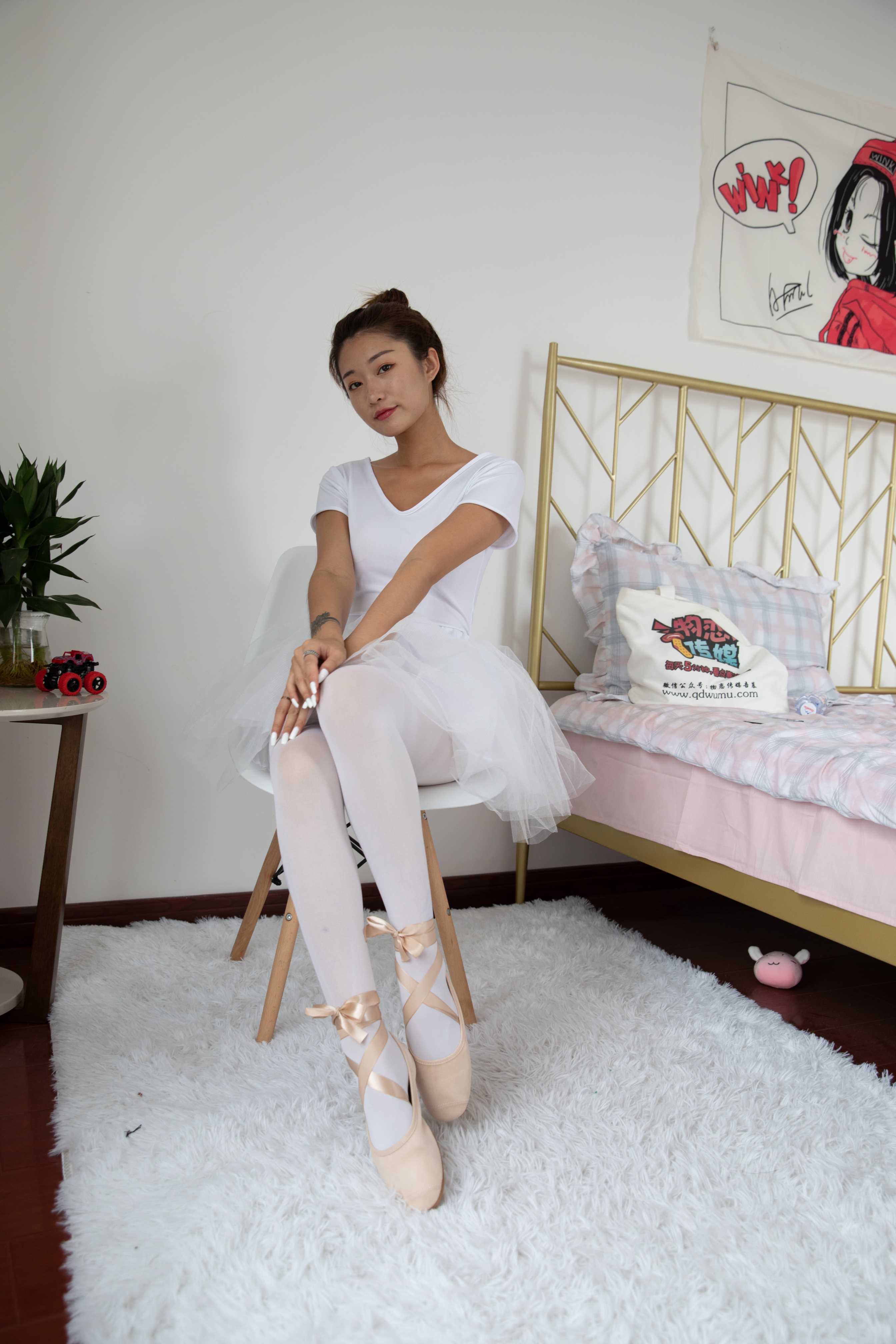 物恋传媒 No.497 言言-旋转的梦 [144P+1V3.83G]