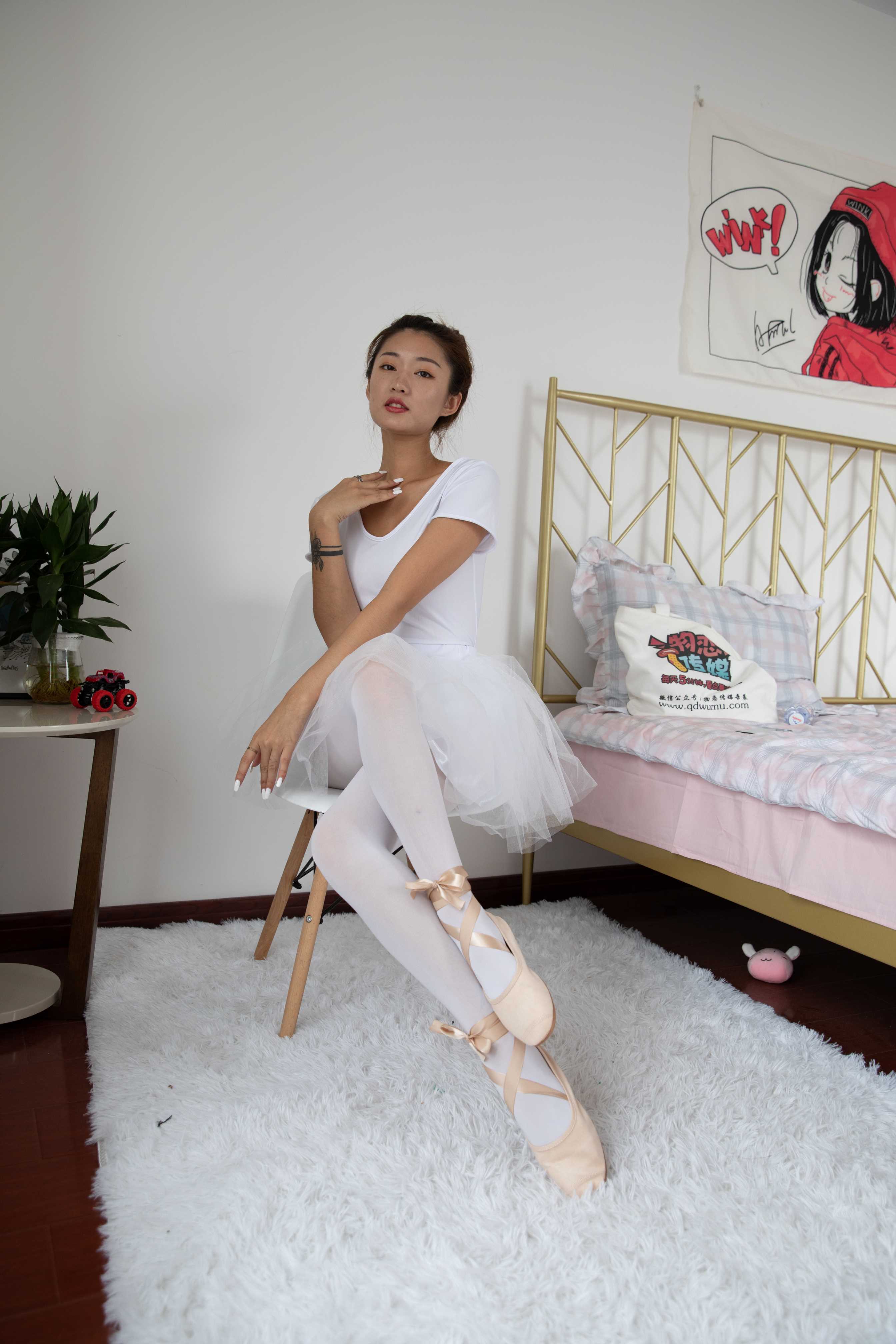 物恋传媒 No.497 言言-旋转的梦 [144P+1V3.83G]