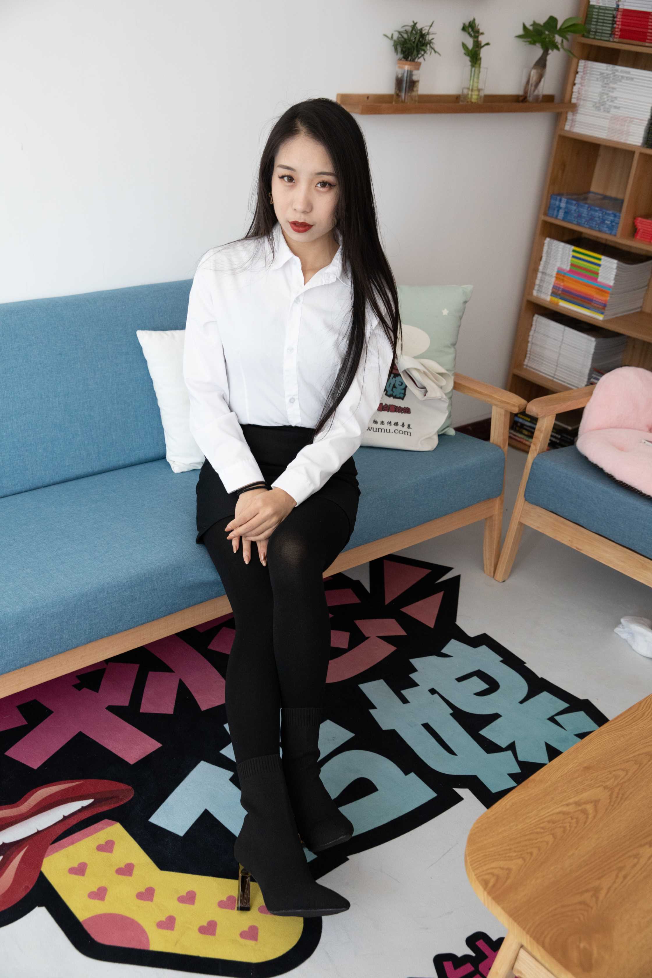 物恋传媒 NO.587 璐璐-生活如诗 [151P+1V4.04G]