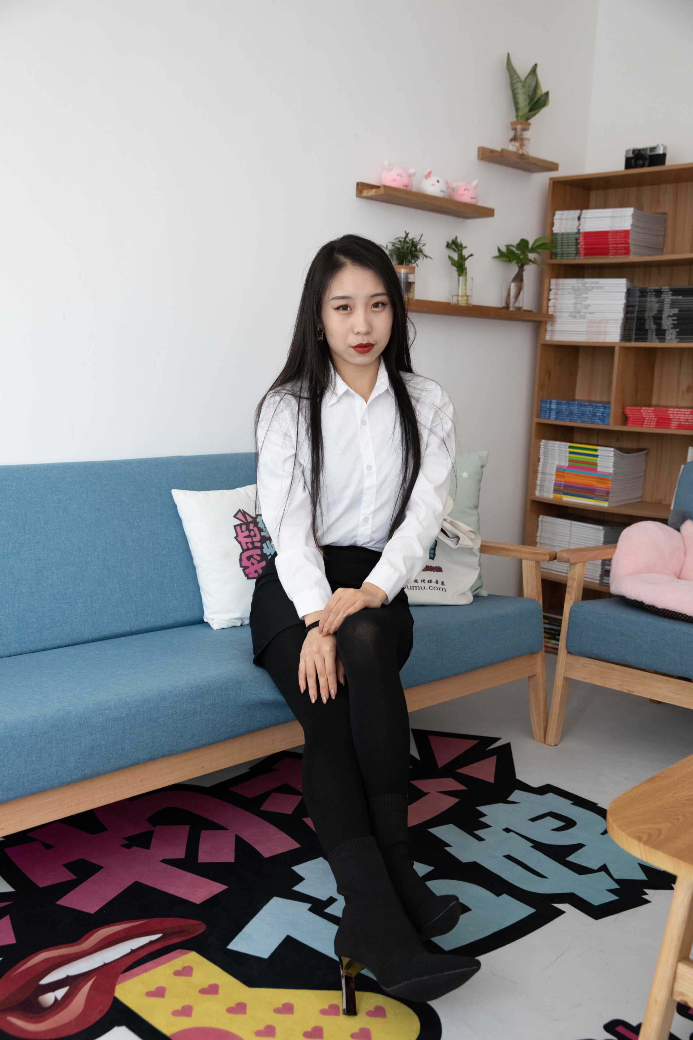 物恋传媒 NO.587 璐璐-生活如诗 [151P+1V4.04G]