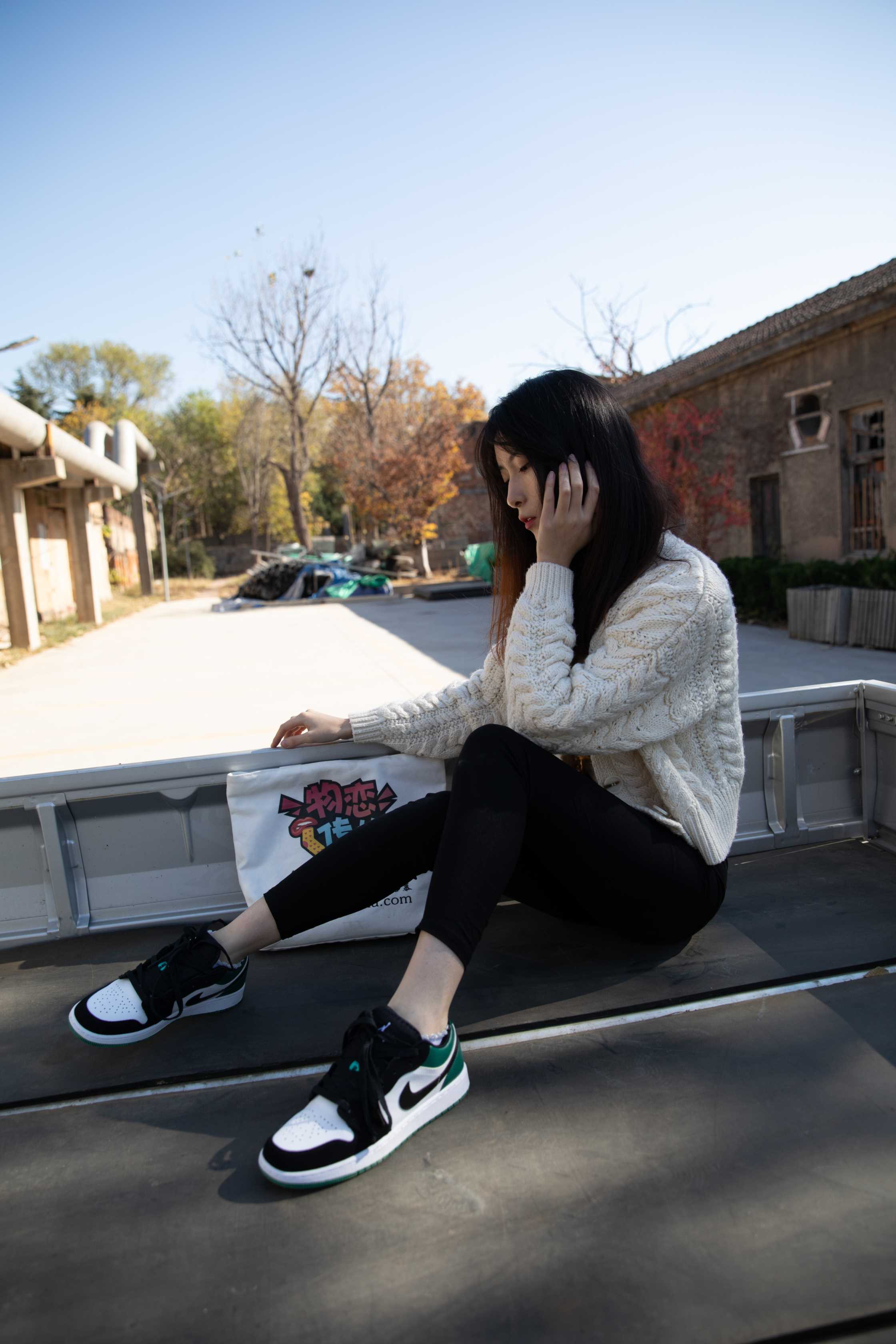 物恋传媒 NO.588 猫耳-诗中月 [144P+1V3.45G]