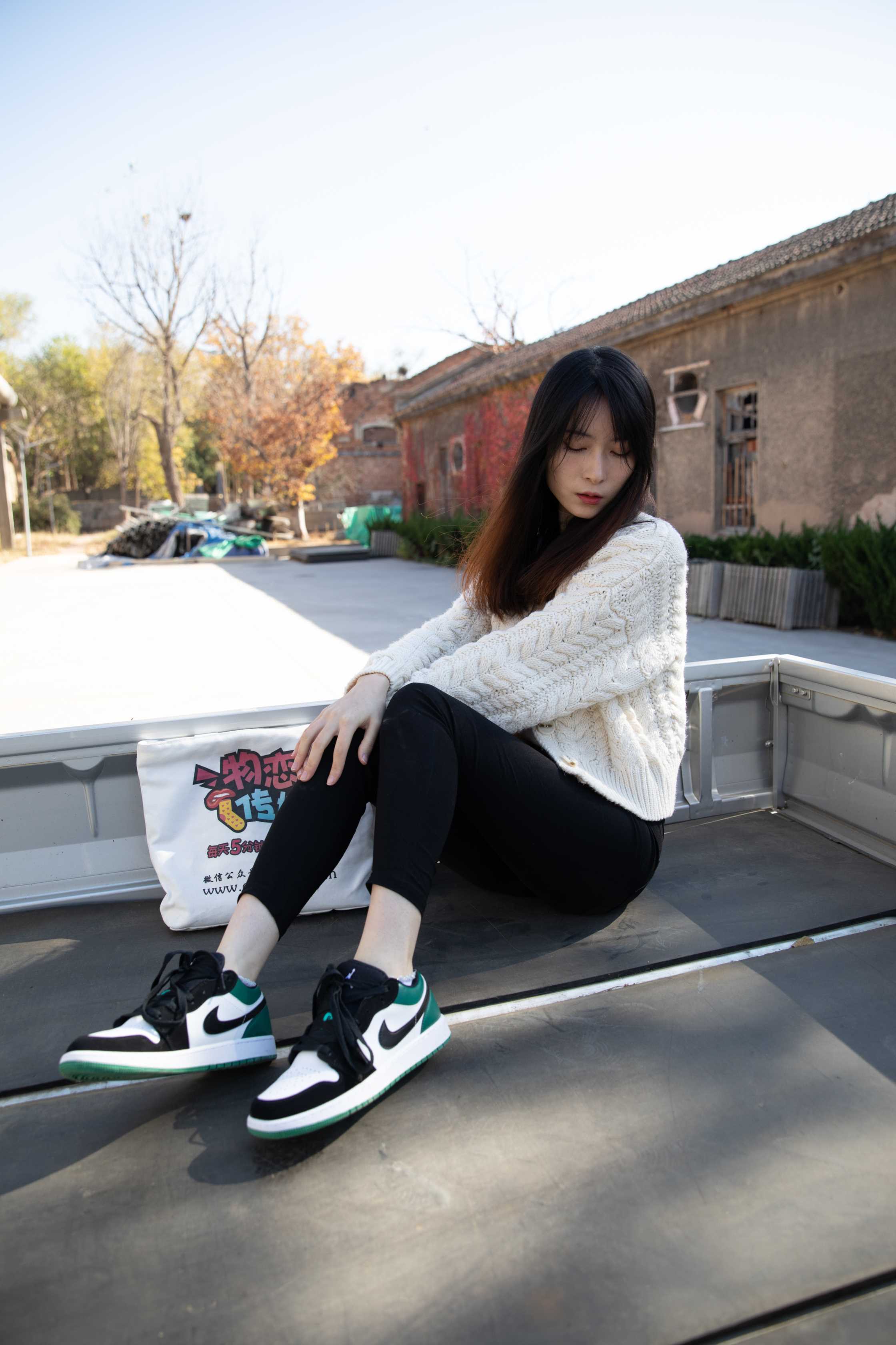 物恋传媒 NO.588 猫耳-诗中月 [144P+1V3.45G]