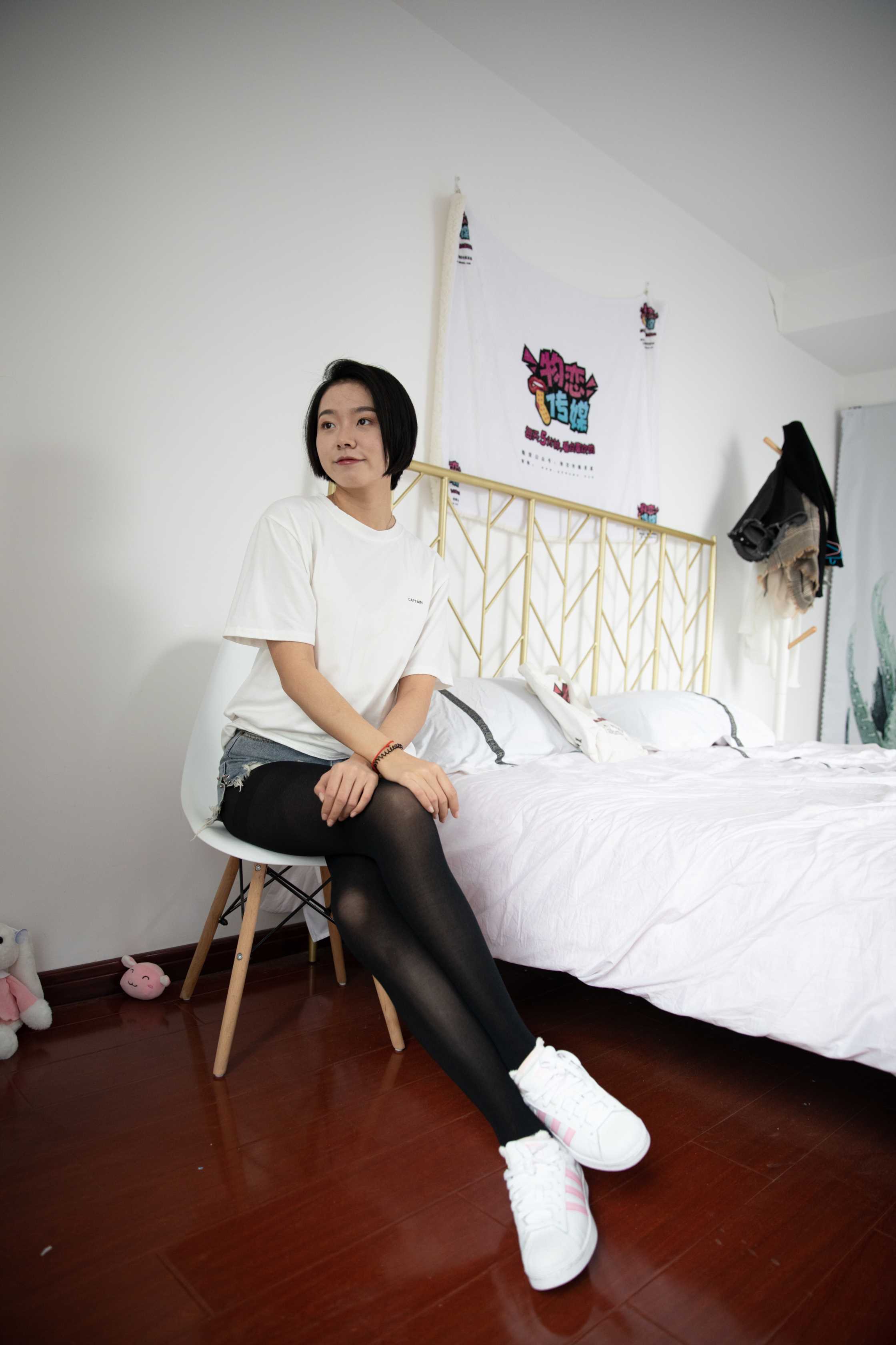 物恋传媒 NO.607 小飞-拾念 [202P+1V5.42G]